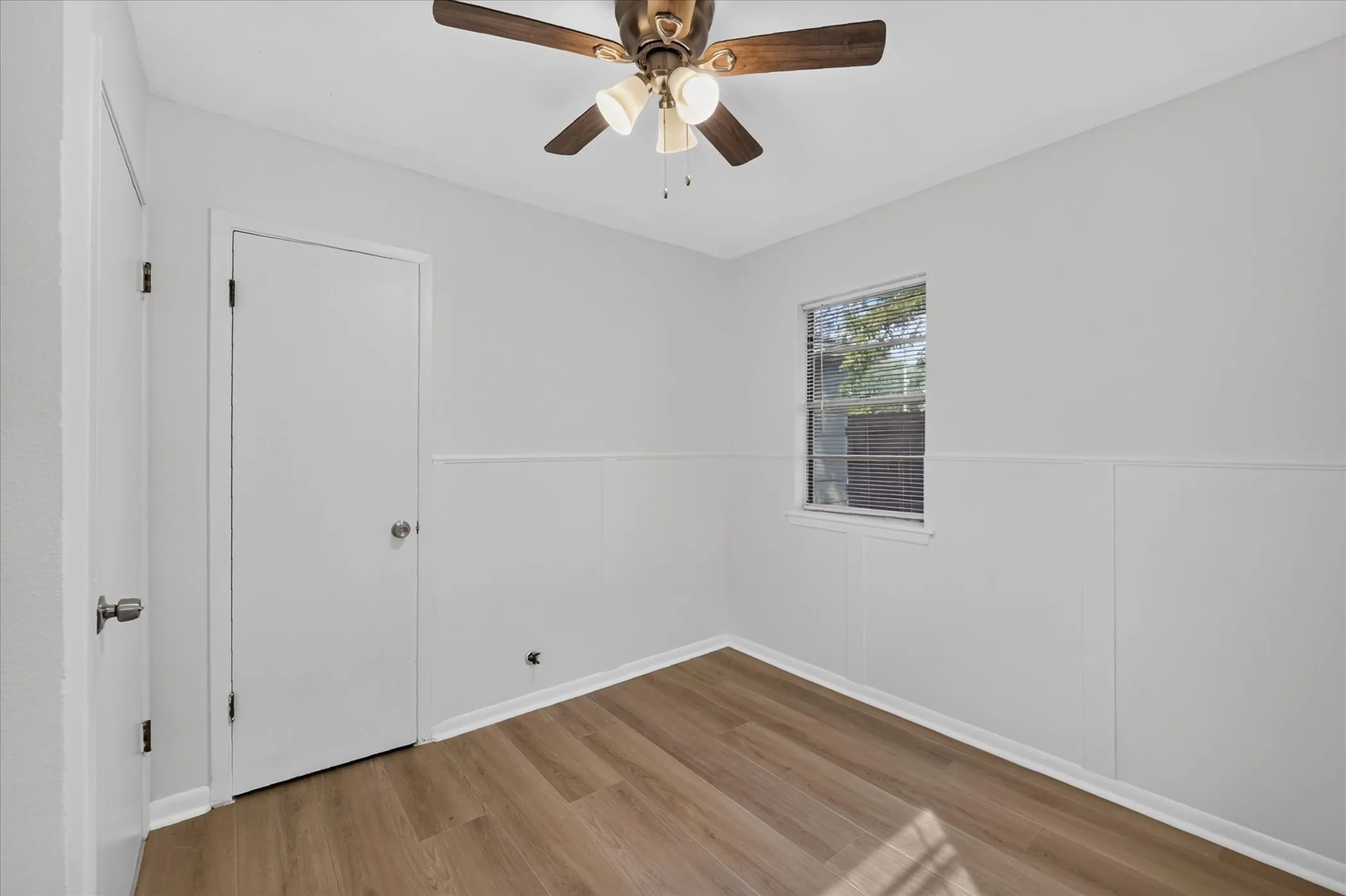 Single Family Residence For Rent in Grayson County , 208 D Street, Whitesboro, Texas 76273, 3 Bedroom, 1 Bathroom, Garage spaces, 891 Sqft, built in 1970, mls#21396652, Real Estate Agent in Whitesboro, Homes For Rent in Grayson county, Homes For Rent in Whitesboro, Realtor in Whitesboro Texas, Real Estate Brokerage Independent Realty Texas, Luminita Cordes Realtor
