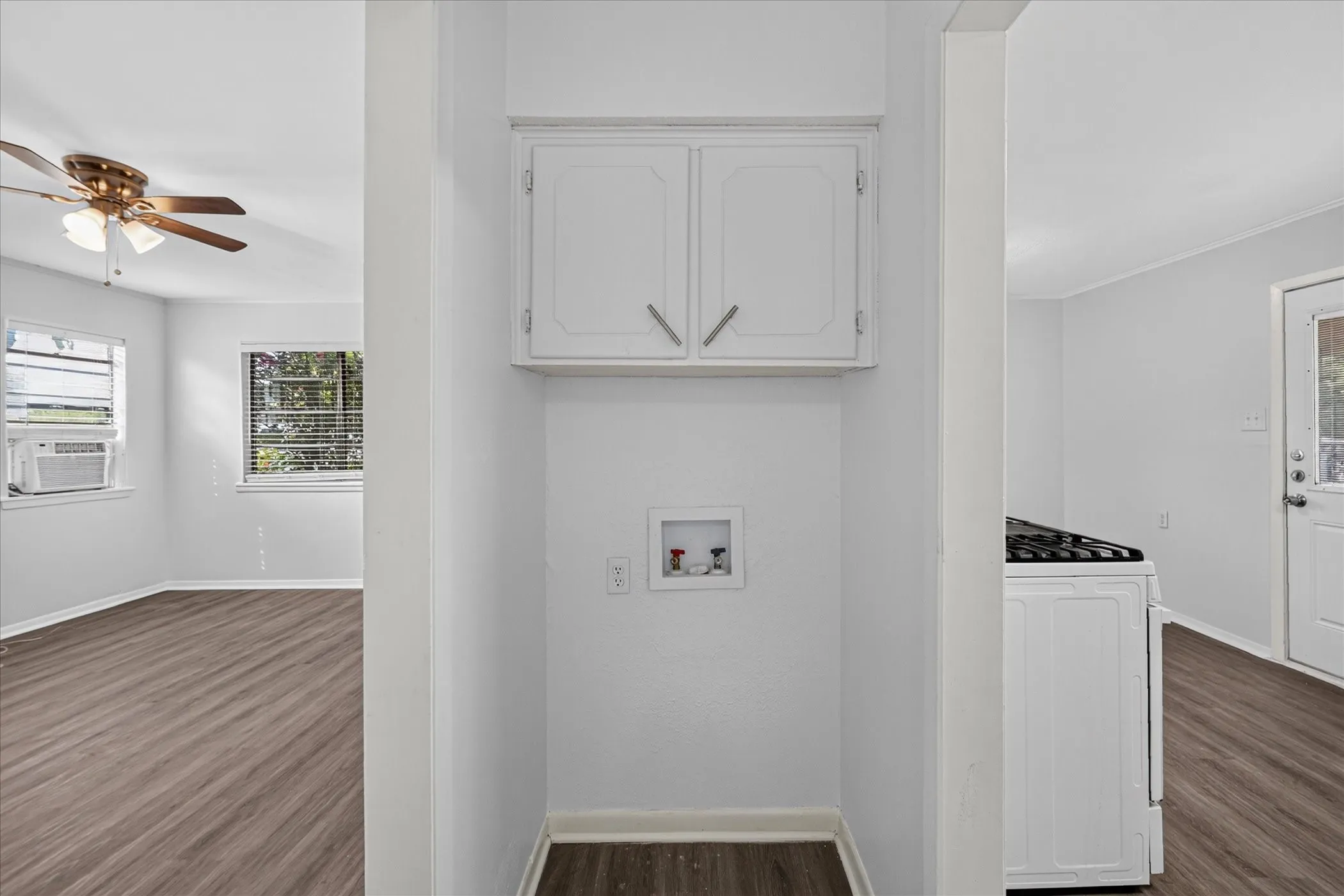 Single Family Residence For Rent in Grayson County , 208 D Street, Whitesboro, Texas 76273, 3 Bedroom, 1 Bathroom, Garage spaces, 891 Sqft, built in 1970, mls#21396652, Real Estate Agent in Whitesboro, Homes For Rent in Grayson county, Homes For Rent in Whitesboro, Realtor in Whitesboro Texas, Real Estate Brokerage Independent Realty Texas, Luminita Cordes Realtor