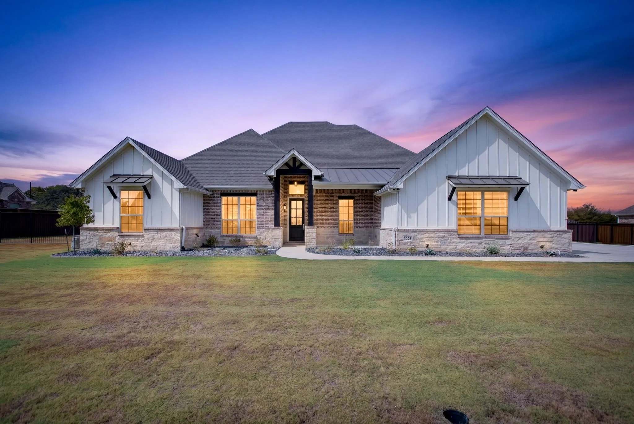 Single Family Residence For Sale in Parker County , 1009 Tobey Court, Aledo, Texas 76008, 4 Bedroom, 3 Bathroom, 3 Garage spaces, 3,168 Sqft, built in 2021, mls#21396620, Real Estate Agent in Aledo, Homes For Sale in Parker county, Homes For Sale in Aledo, Realtor in Aledo Texas, Real Estate Brokerage Independent Realty Texas, Luminita Cordes Realtor