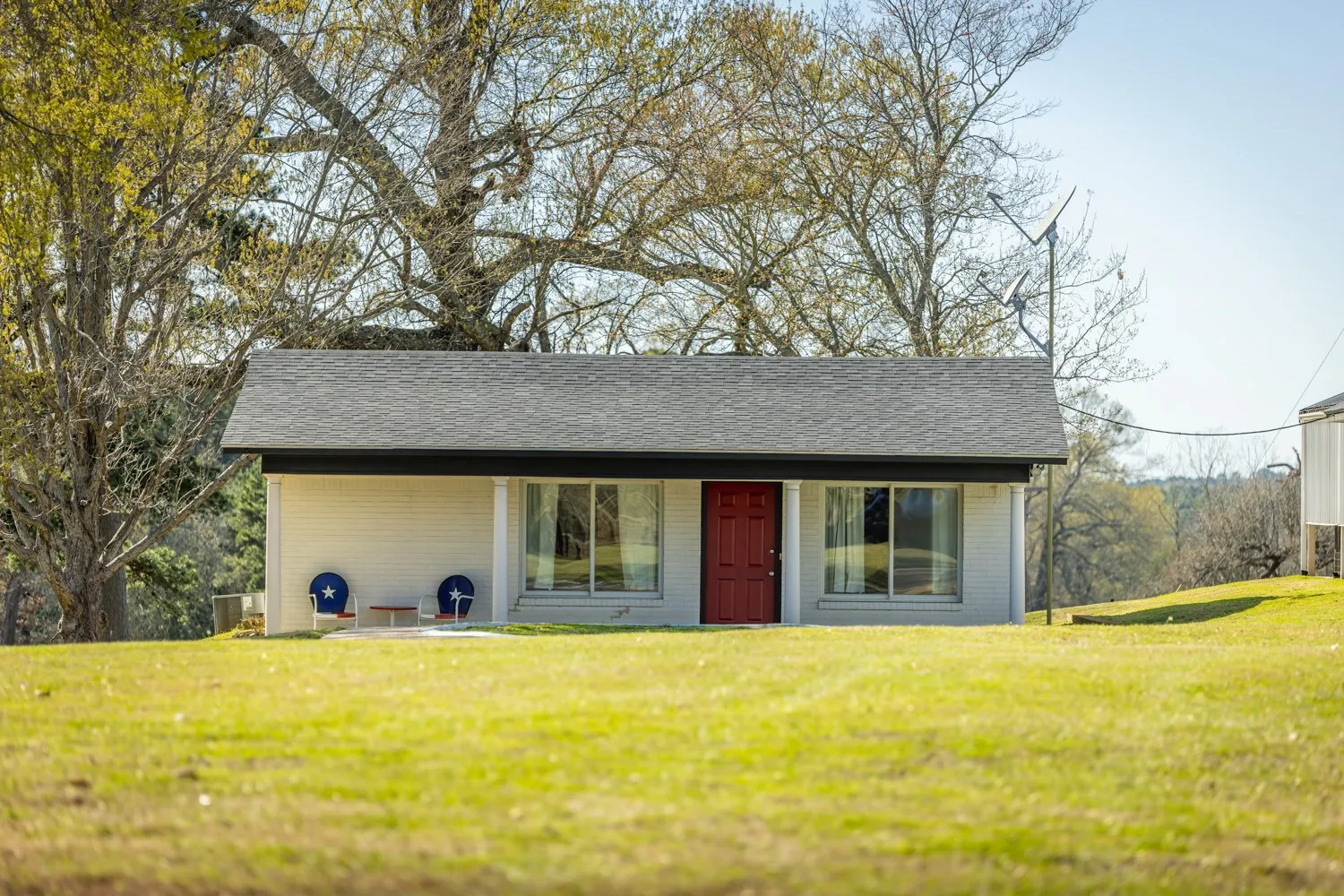 Farm For Sale in Gregg County , 338 Cherokee, Gladewater, Texas 75647, 2 Bedroom, 3 Bathroom, 2 Garage spaces, 3,000 Sqft, built in 1978, mls#21396644, Real Estate Agent in Gladewater, Homes For Sale in Gregg county, Homes For Sale in Gladewater, Realtor in Gladewater Texas, Real Estate Brokerage Independent Realty Texas, Luminita Cordes Realtor