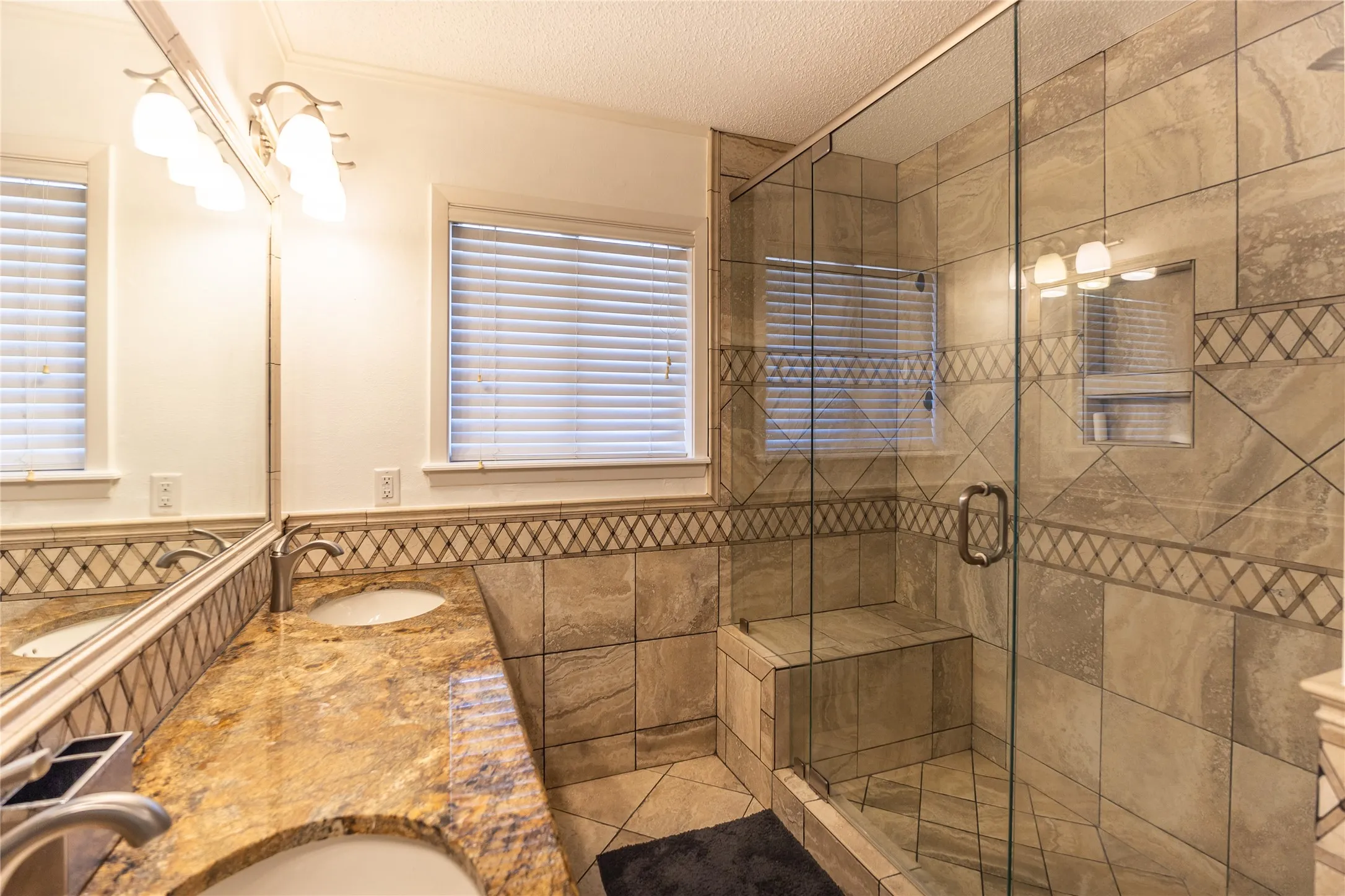 Farm For Sale in Gregg County , 338 Cherokee, Gladewater, Texas 75647, 2 Bedroom, 3 Bathroom, 2 Garage spaces, 3,000 Sqft, built in 1978, mls#21396644, Real Estate Agent in Gladewater, Homes For Sale in Gregg county, Homes For Sale in Gladewater, Realtor in Gladewater Texas, Real Estate Brokerage Independent Realty Texas, Luminita Cordes Realtor