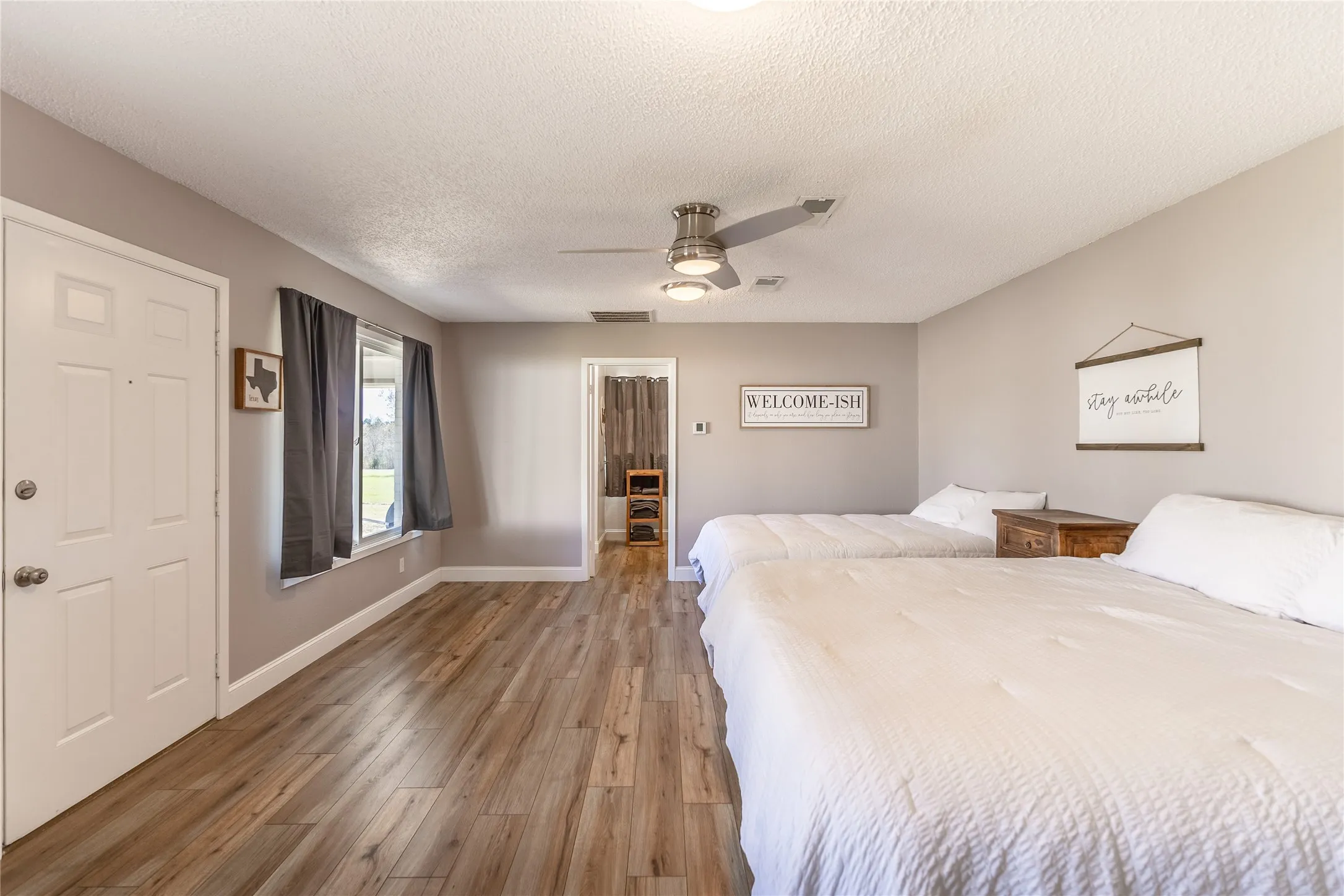Farm For Sale in Gregg County , 338 Cherokee, Gladewater, Texas 75647, 2 Bedroom, 3 Bathroom, 2 Garage spaces, 3,000 Sqft, built in 1978, mls#21396644, Real Estate Agent in Gladewater, Homes For Sale in Gregg county, Homes For Sale in Gladewater, Realtor in Gladewater Texas, Real Estate Brokerage Independent Realty Texas, Luminita Cordes Realtor