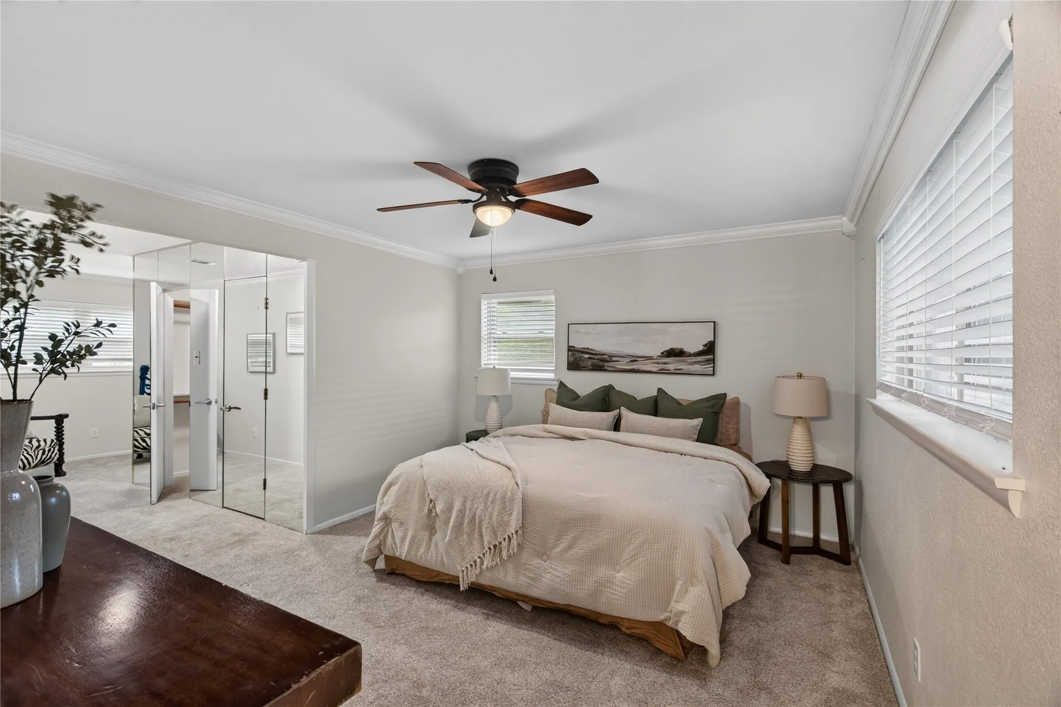 Single Family Residence For Sale in Tarrant County , 520 Circleview Drive N, Hurst, Texas 76054, 2 Bedroom, 2 Bathroom, 2 Garage spaces, 1,831 Sqft, built in 1963, mls#21390234, Real Estate Agent in Hurst, Homes For Sale in Tarrant county, Homes For Sale in Hurst, Realtor in Hurst Texas, Real Estate Brokerage Independent Realty Texas, Luminita Cordes Realtor