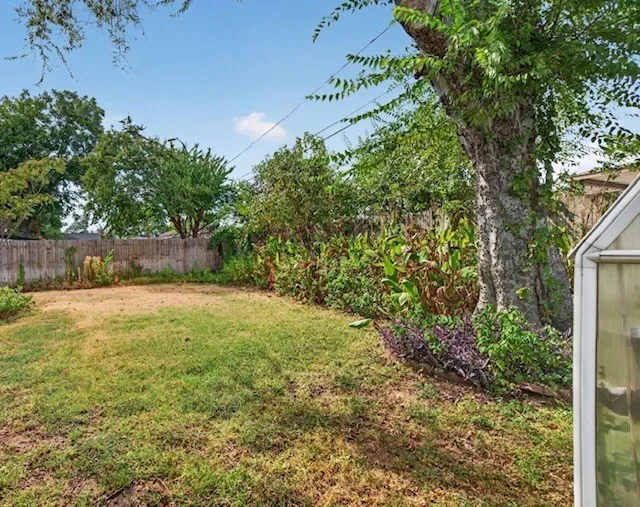 Single Family Residence For Sale in Tarrant County , 520 Circleview Drive N, Hurst, Texas 76054, 2 Bedroom, 2 Bathroom, 2 Garage spaces, 1,831 Sqft, built in 1963, mls#21390234, Real Estate Agent in Hurst, Homes For Sale in Tarrant county, Homes For Sale in Hurst, Realtor in Hurst Texas, Real Estate Brokerage Independent Realty Texas, Luminita Cordes Realtor