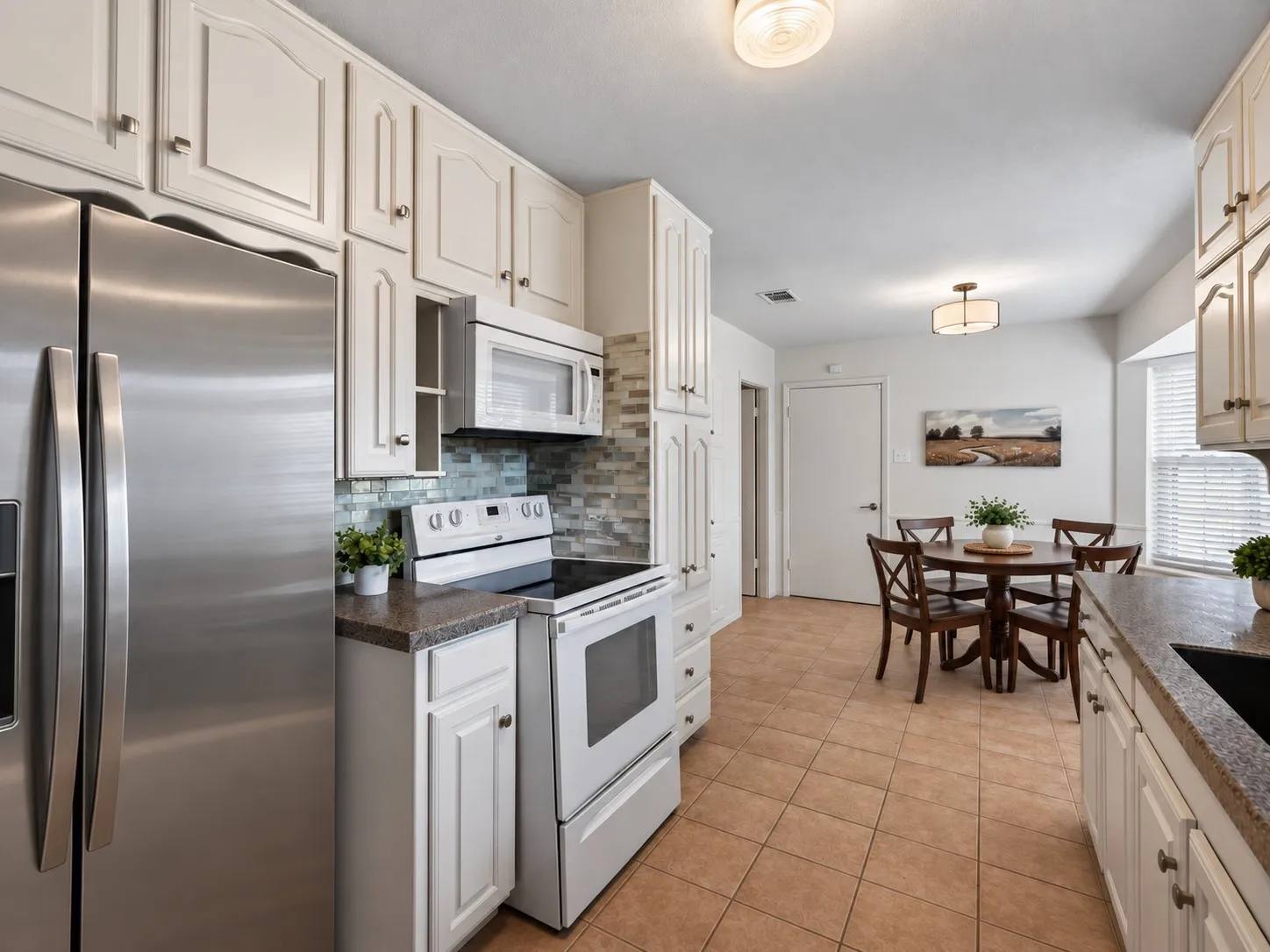 Single Family Residence For Sale in Tarrant County , 520 Circleview Drive N, Hurst, Texas 76054, 2 Bedroom, 2 Bathroom, 2 Garage spaces, 1,831 Sqft, built in 1963, mls#21390234, Real Estate Agent in Hurst, Homes For Sale in Tarrant county, Homes For Sale in Hurst, Realtor in Hurst Texas, Real Estate Brokerage Independent Realty Texas, Luminita Cordes Realtor