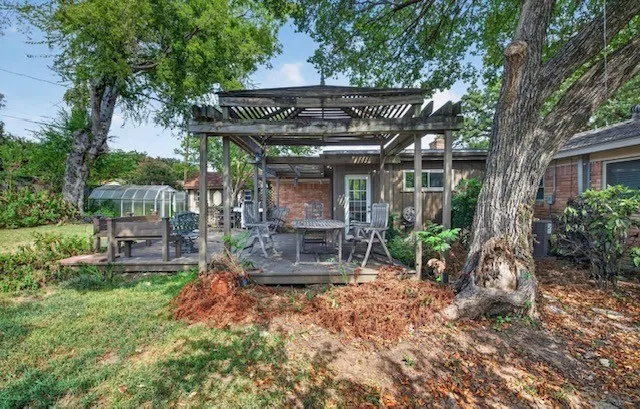 Single Family Residence For Sale in Tarrant County , 520 Circleview Drive N, Hurst, Texas 76054, 2 Bedroom, 2 Bathroom, 2 Garage spaces, 1,831 Sqft, built in 1963, mls#21390234, Real Estate Agent in Hurst, Homes For Sale in Tarrant county, Homes For Sale in Hurst, Realtor in Hurst Texas, Real Estate Brokerage Independent Realty Texas, Luminita Cordes Realtor