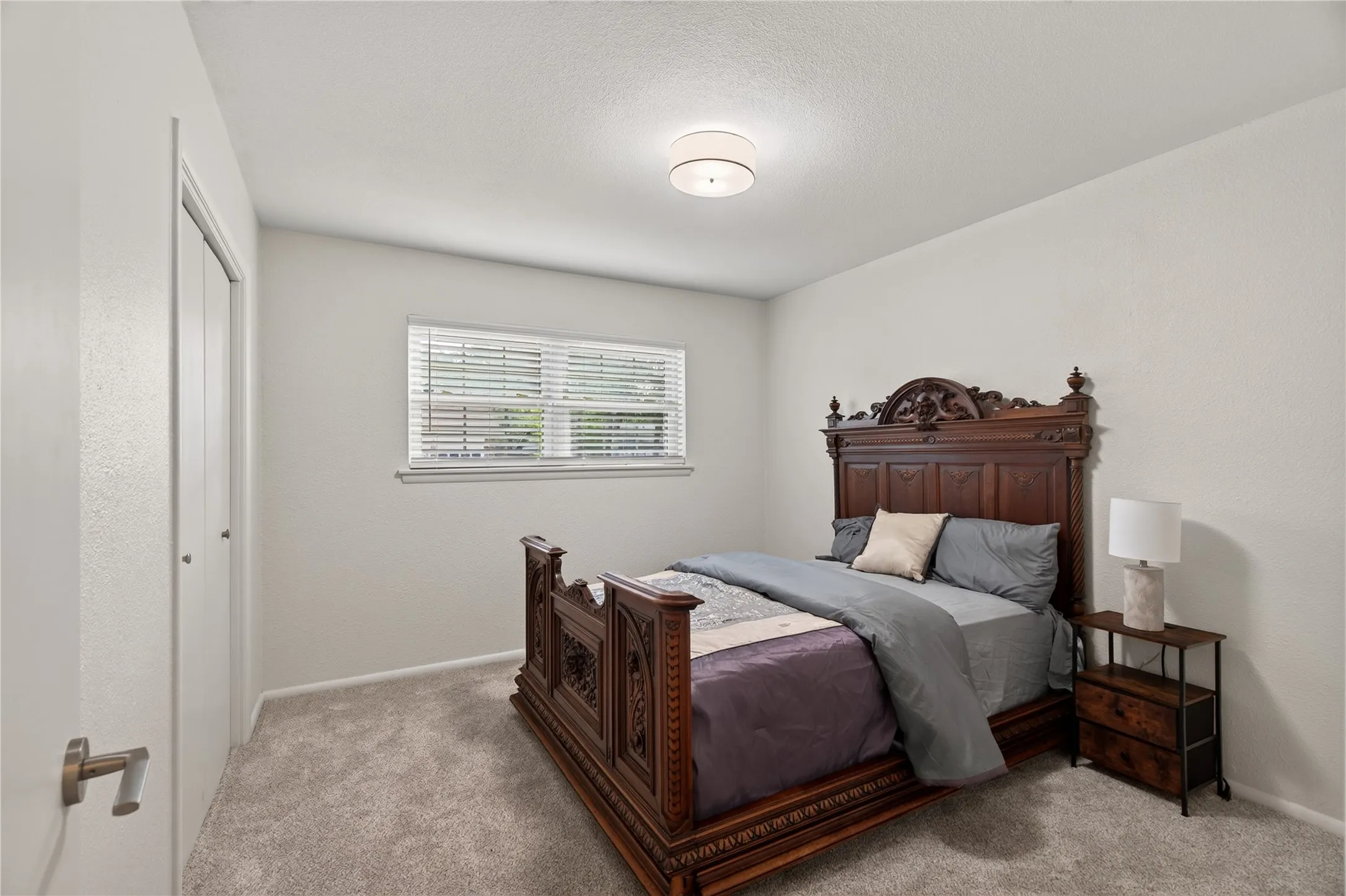 Single Family Residence For Sale in Tarrant County , 520 Circleview Drive N, Hurst, Texas 76054, 2 Bedroom, 2 Bathroom, 2 Garage spaces, 1,831 Sqft, built in 1963, mls#21390234, Real Estate Agent in Hurst, Homes For Sale in Tarrant county, Homes For Sale in Hurst, Realtor in Hurst Texas, Real Estate Brokerage Independent Realty Texas, Luminita Cordes Realtor