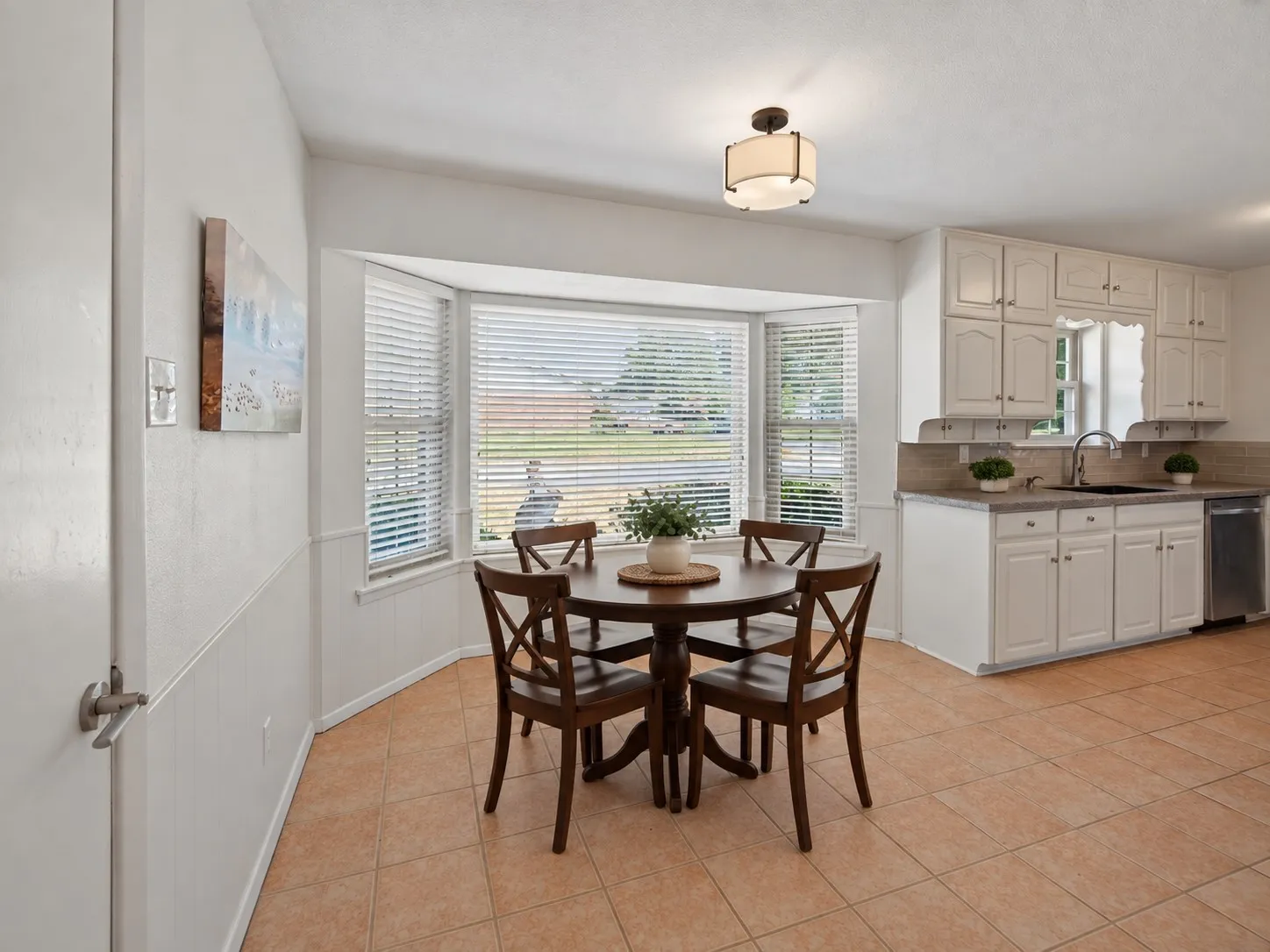 Single Family Residence For Sale in Tarrant County , 520 Circleview Drive N, Hurst, Texas 76054, 2 Bedroom, 2 Bathroom, 2 Garage spaces, 1,831 Sqft, built in 1963, mls#21390234, Real Estate Agent in Hurst, Homes For Sale in Tarrant county, Homes For Sale in Hurst, Realtor in Hurst Texas, Real Estate Brokerage Independent Realty Texas, Luminita Cordes Realtor