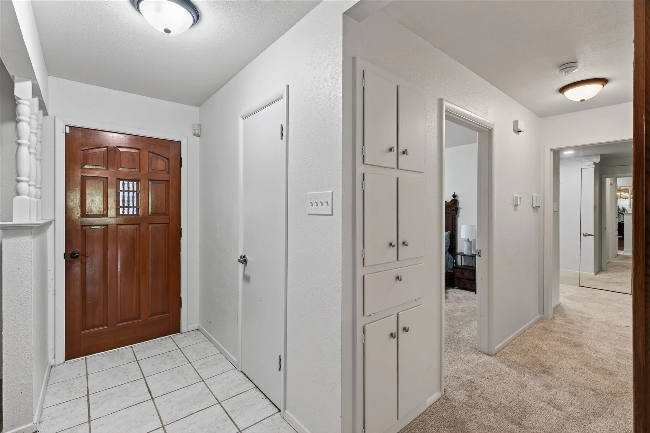 Single Family Residence For Sale in Tarrant County , 520 Circleview Drive N, Hurst, Texas 76054, 2 Bedroom, 2 Bathroom, 2 Garage spaces, 1,831 Sqft, built in 1963, mls#21390234, Real Estate Agent in Hurst, Homes For Sale in Tarrant county, Homes For Sale in Hurst, Realtor in Hurst Texas, Real Estate Brokerage Independent Realty Texas, Luminita Cordes Realtor
