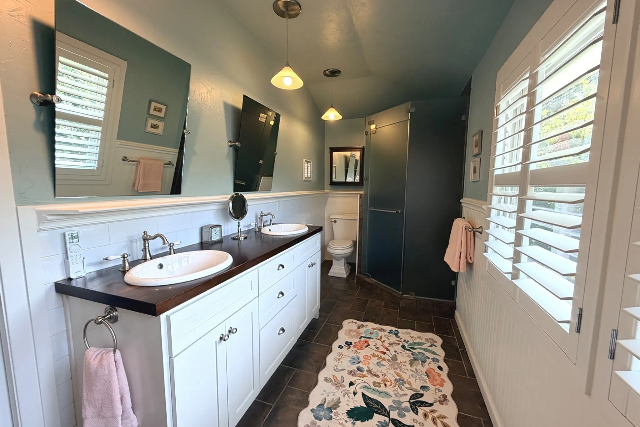Single Family Residence For Sale in Dallas County , 105 S Winnetka Avenue, Dallas, Texas 75208, 3 Bedroom, 3 Bathroom, 2 Garage spaces, 2,503 Sqft, built in 1915, mls#21392762, Real Estate Agent in Dallas, Homes For Sale in Dallas county, Homes For Sale in Dallas, Realtor in Dallas Texas, Real Estate Brokerage Independent Realty Texas, Luminita Cordes Realtor