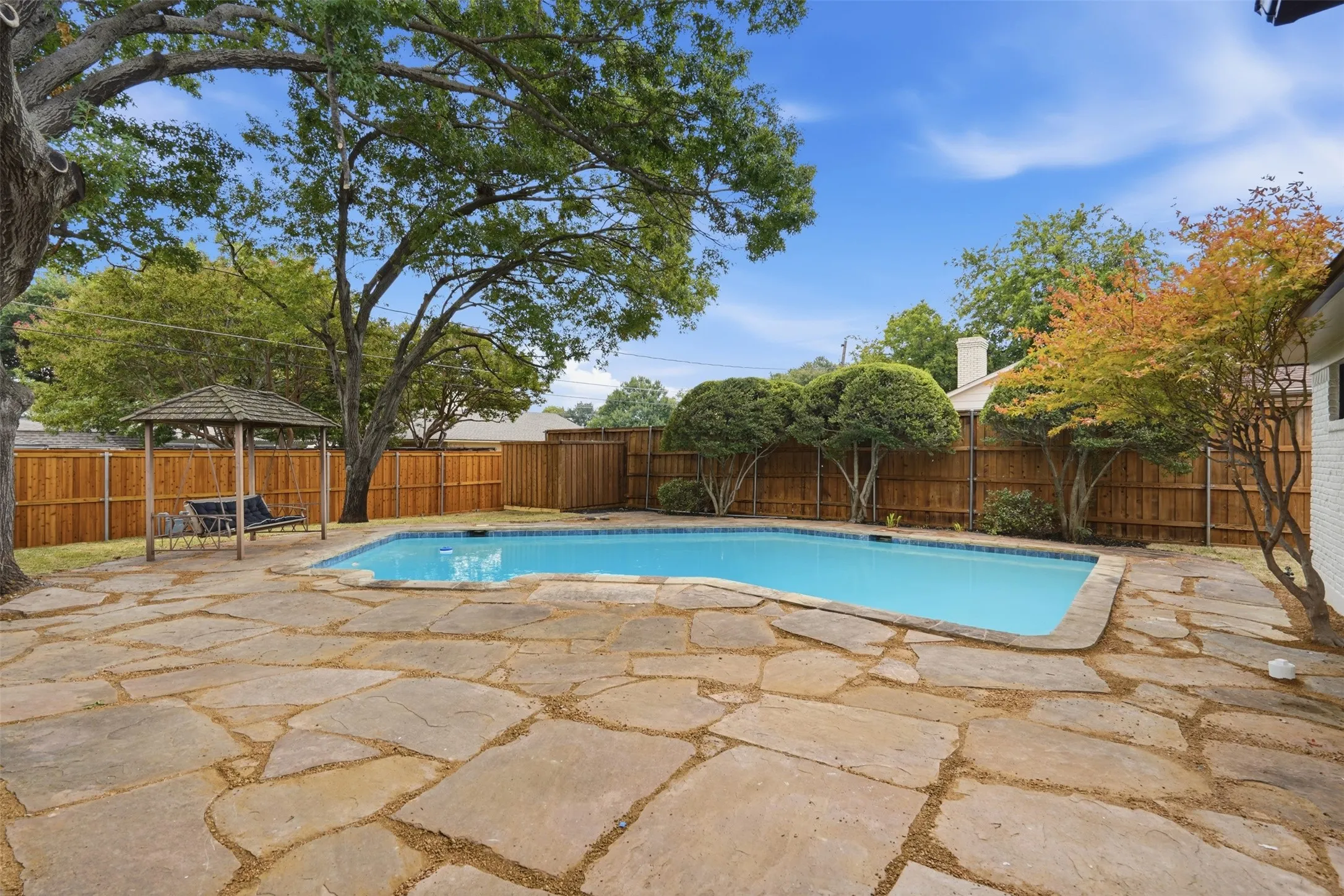 Single Family Residence For Rent in Dallas County , 604 Twilight Trail, Richardson, Texas 75080, 4 Bedroom, 3 Bathroom, Garage spaces, 2,077 Sqft, built in 1960, mls#21396656, Real Estate Agent in Richardson, Homes For Rent in Dallas county, Homes For Rent in Richardson, Realtor in Richardson Texas, Real Estate Brokerage Independent Realty Texas, Luminita Cordes Realtor