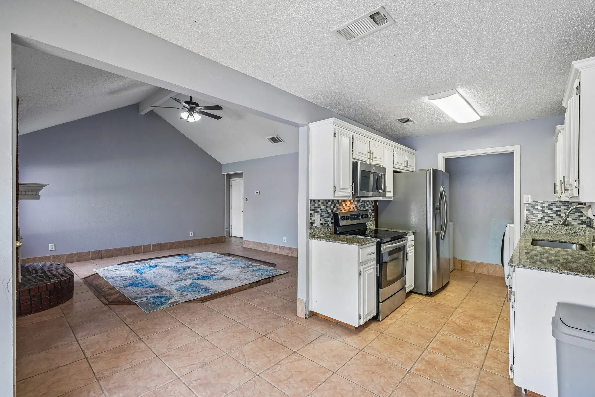 Single Family Residence For Sale in Tarrant County , 609 Ruth Drive, Kennedale, Texas 76060, 3 Bedroom, 2 Bathroom, 2 Garage spaces, 1,290 Sqft, built in 1987, mls#21394462, Real Estate Agent in Kennedale, Homes For Sale in Tarrant county, Homes For Sale in Kennedale, Realtor in Kennedale Texas, Real Estate Brokerage Independent Realty Texas, Luminita Cordes Realtor