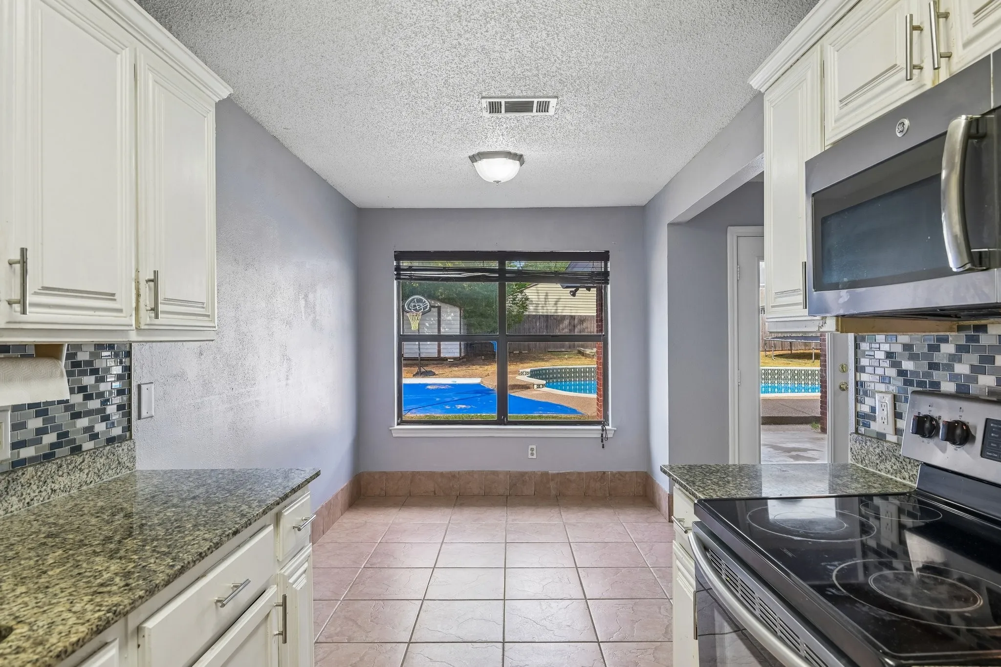 Single Family Residence For Sale in Tarrant County , 609 Ruth Drive, Kennedale, Texas 76060, 3 Bedroom, 2 Bathroom, 2 Garage spaces, 1,290 Sqft, built in 1987, mls#21394462, Real Estate Agent in Kennedale, Homes For Sale in Tarrant county, Homes For Sale in Kennedale, Realtor in Kennedale Texas, Real Estate Brokerage Independent Realty Texas, Luminita Cordes Realtor
