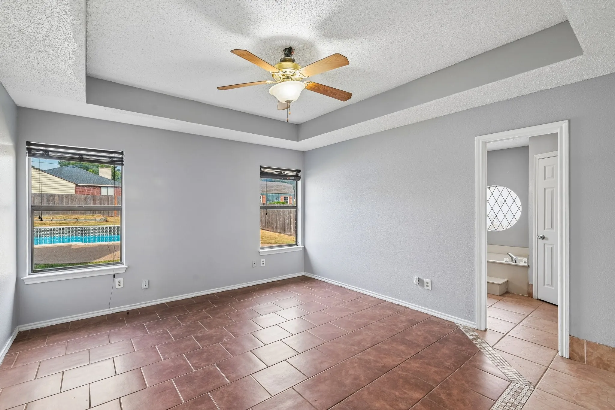Single Family Residence For Sale in Tarrant County , 609 Ruth Drive, Kennedale, Texas 76060, 3 Bedroom, 2 Bathroom, 2 Garage spaces, 1,290 Sqft, built in 1987, mls#21394462, Real Estate Agent in Kennedale, Homes For Sale in Tarrant county, Homes For Sale in Kennedale, Realtor in Kennedale Texas, Real Estate Brokerage Independent Realty Texas, Luminita Cordes Realtor