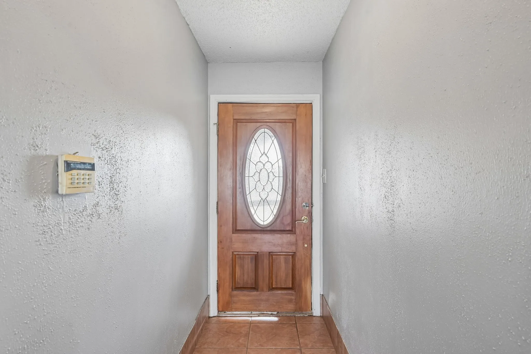 Single Family Residence For Sale in Tarrant County , 609 Ruth Drive, Kennedale, Texas 76060, 3 Bedroom, 2 Bathroom, 2 Garage spaces, 1,290 Sqft, built in 1987, mls#21394462, Real Estate Agent in Kennedale, Homes For Sale in Tarrant county, Homes For Sale in Kennedale, Realtor in Kennedale Texas, Real Estate Brokerage Independent Realty Texas, Luminita Cordes Realtor