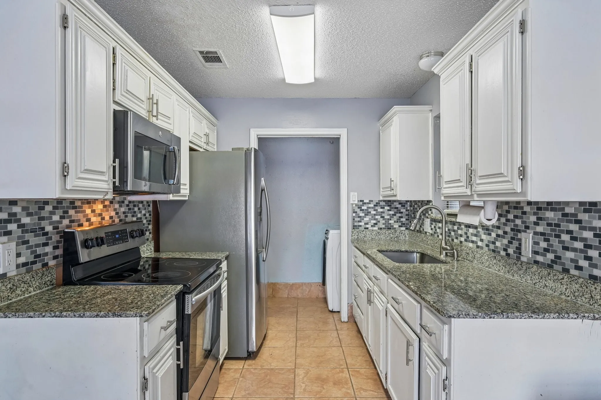 Single Family Residence For Sale in Tarrant County , 609 Ruth Drive, Kennedale, Texas 76060, 3 Bedroom, 2 Bathroom, 2 Garage spaces, 1,290 Sqft, built in 1987, mls#21394462, Real Estate Agent in Kennedale, Homes For Sale in Tarrant county, Homes For Sale in Kennedale, Realtor in Kennedale Texas, Real Estate Brokerage Independent Realty Texas, Luminita Cordes Realtor