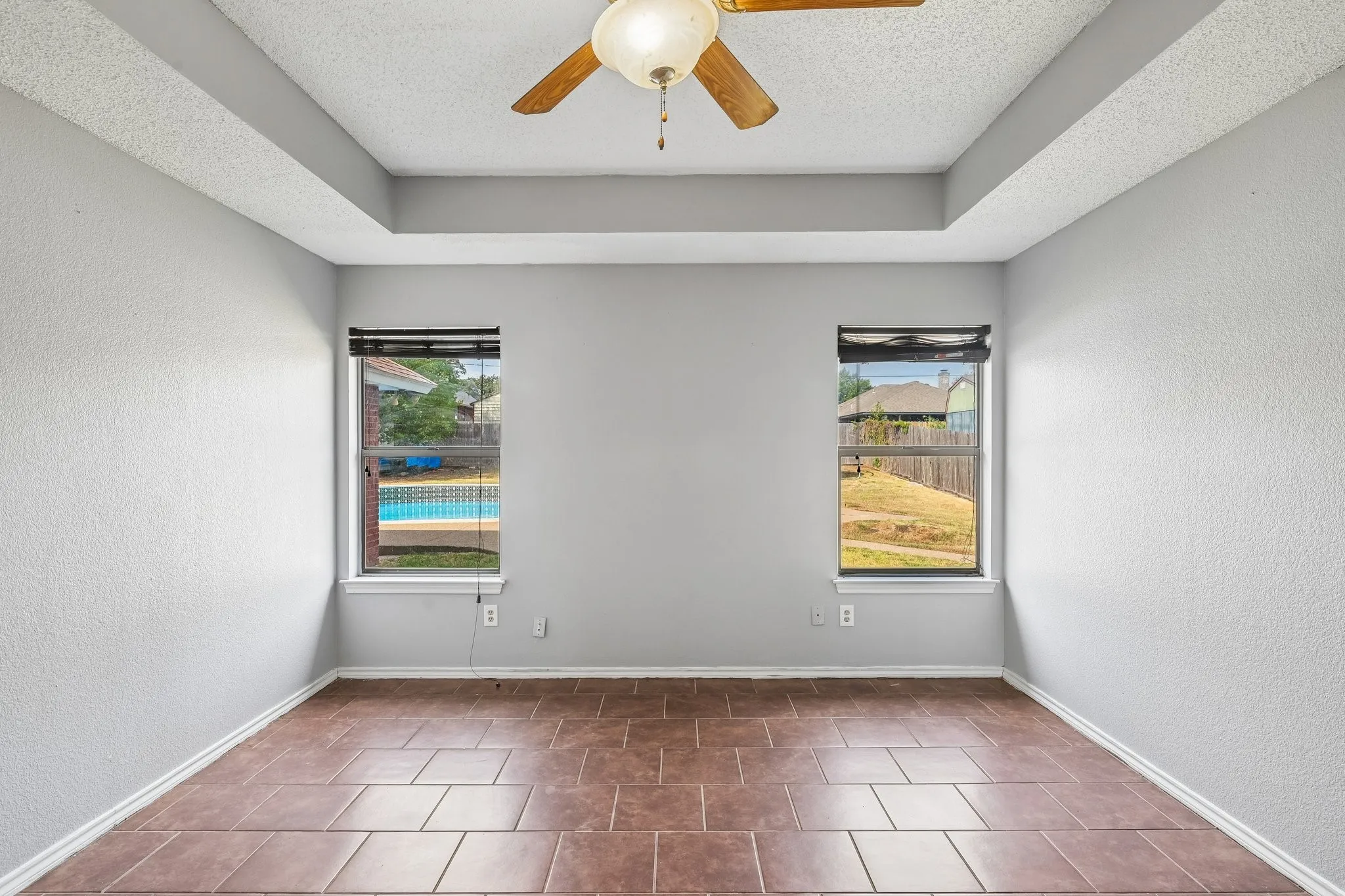Single Family Residence For Sale in Tarrant County , 609 Ruth Drive, Kennedale, Texas 76060, 3 Bedroom, 2 Bathroom, 2 Garage spaces, 1,290 Sqft, built in 1987, mls#21394462, Real Estate Agent in Kennedale, Homes For Sale in Tarrant county, Homes For Sale in Kennedale, Realtor in Kennedale Texas, Real Estate Brokerage Independent Realty Texas, Luminita Cordes Realtor