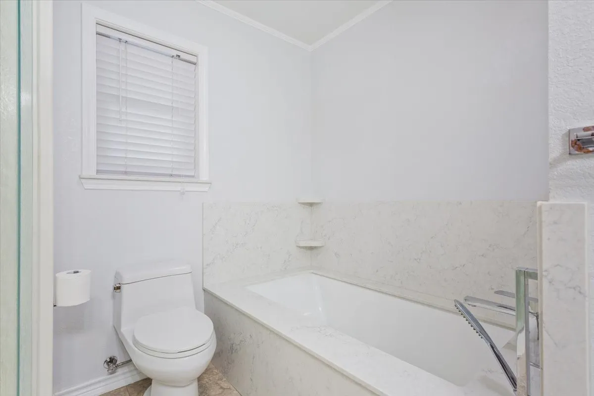 Single Family Residence For Sale in Mc Lennan County , 670 Berger Road, West, Texas 76691, 3 Bedroom, 2 Bathroom, 4 Garage spaces, 2,165 Sqft, built in 1984, mls#21396173, Real Estate Agent in West, Homes For Sale in Mc Lennan county, Homes For Sale in West, Realtor in West Texas, Real Estate Brokerage Independent Realty Texas, Luminita Cordes Realtor