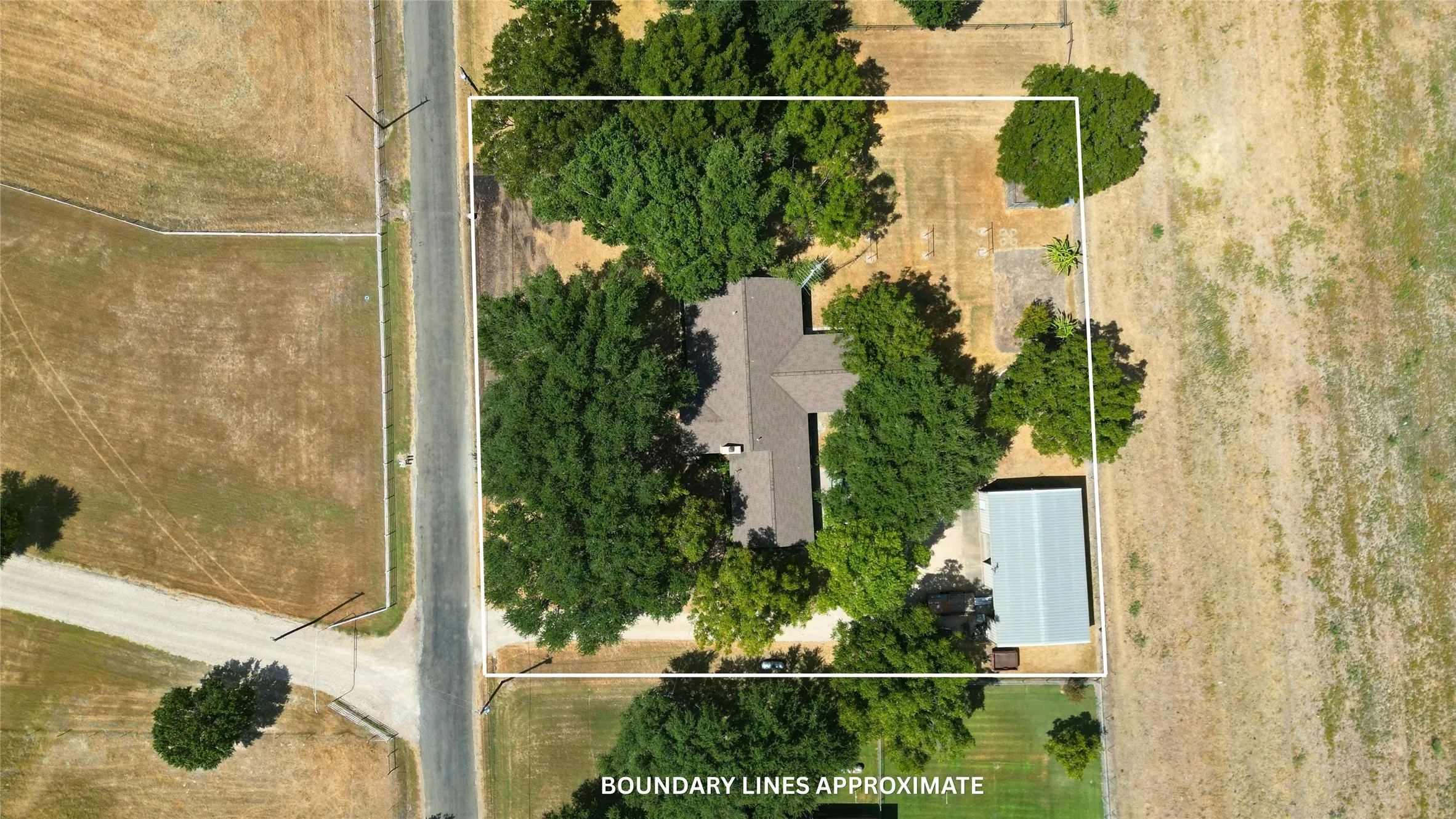 Single Family Residence For Sale in Mc Lennan County , 670 Berger Road, West, Texas 76691, 3 Bedroom, 2 Bathroom, 4 Garage spaces, 2,165 Sqft, built in 1984, mls#21396173, Real Estate Agent in West, Homes For Sale in Mc Lennan county, Homes For Sale in West, Realtor in West Texas, Real Estate Brokerage Independent Realty Texas, Luminita Cordes Realtor