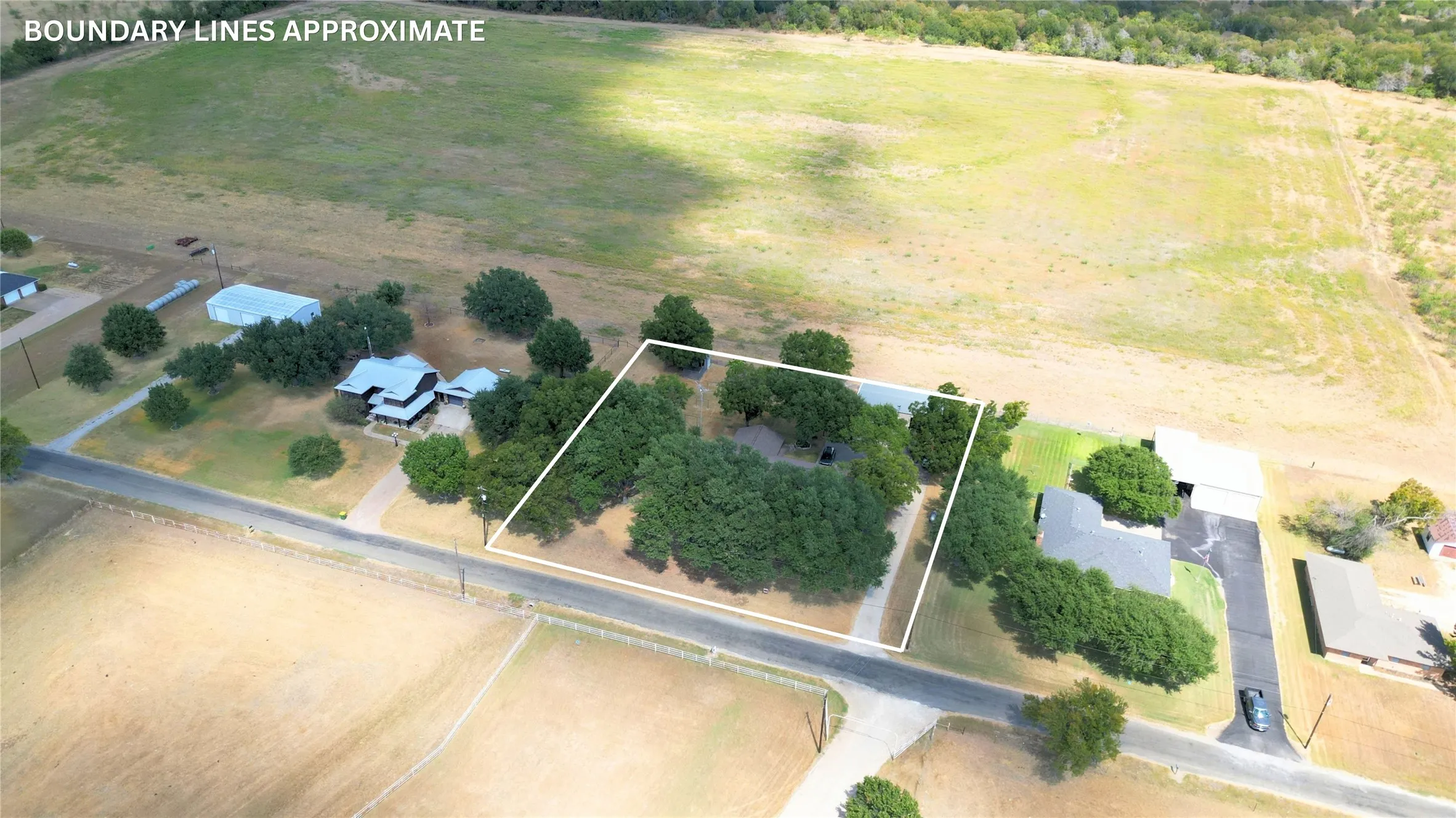 Single Family Residence For Sale in Mc Lennan County , 670 Berger Road, West, Texas 76691, 3 Bedroom, 2 Bathroom, 4 Garage spaces, 2,165 Sqft, built in 1984, mls#21396173, Real Estate Agent in West, Homes For Sale in Mc Lennan county, Homes For Sale in West, Realtor in West Texas, Real Estate Brokerage Independent Realty Texas, Luminita Cordes Realtor