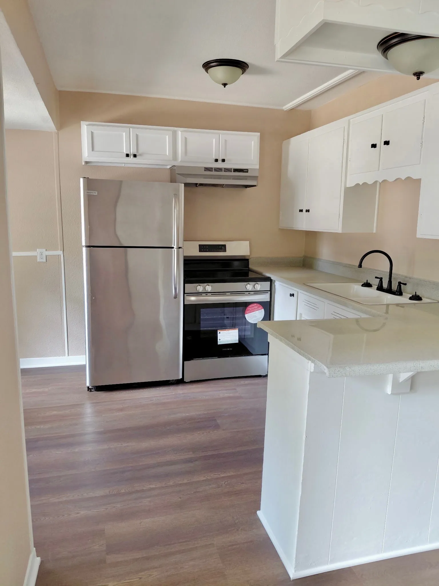 1/1 New appliances pictured