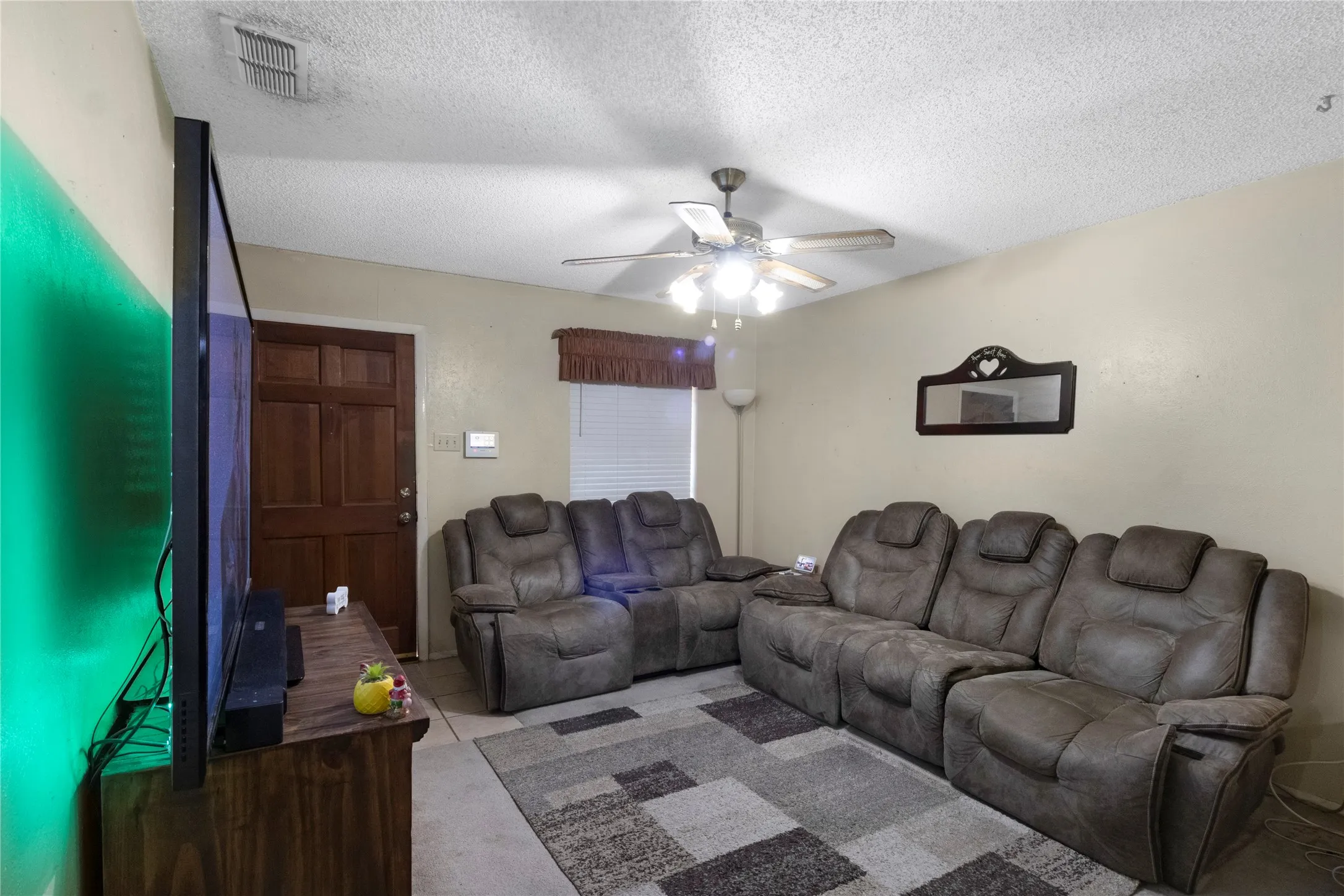 Single Family Residence For Sale in Dallas County , 535 Thrush Avenue, Duncanville, Texas 75116, 3 Bedroom, 1 Bathroom, 1 Garage spaces, 1,029 Sqft, built in 1963, mls#21396663, Real Estate Agent in Duncanville, Homes For Sale in Dallas county, Homes For Sale in Duncanville, Realtor in Duncanville Texas, Real Estate Brokerage Independent Realty Texas, Luminita Cordes Realtor