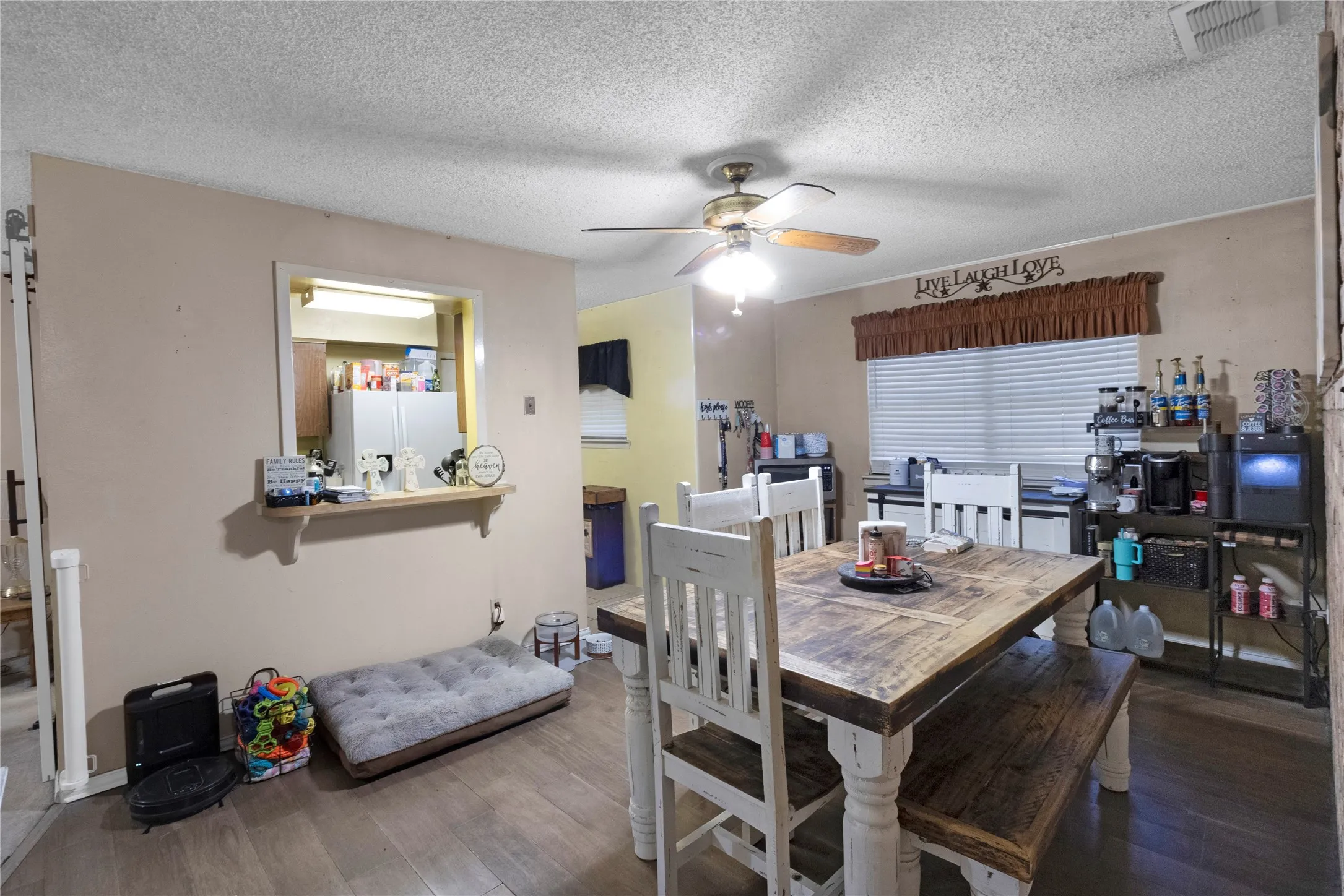 Single Family Residence For Sale in Dallas County , 535 Thrush Avenue, Duncanville, Texas 75116, 3 Bedroom, 1 Bathroom, 1 Garage spaces, 1,029 Sqft, built in 1963, mls#21396663, Real Estate Agent in Duncanville, Homes For Sale in Dallas county, Homes For Sale in Duncanville, Realtor in Duncanville Texas, Real Estate Brokerage Independent Realty Texas, Luminita Cordes Realtor