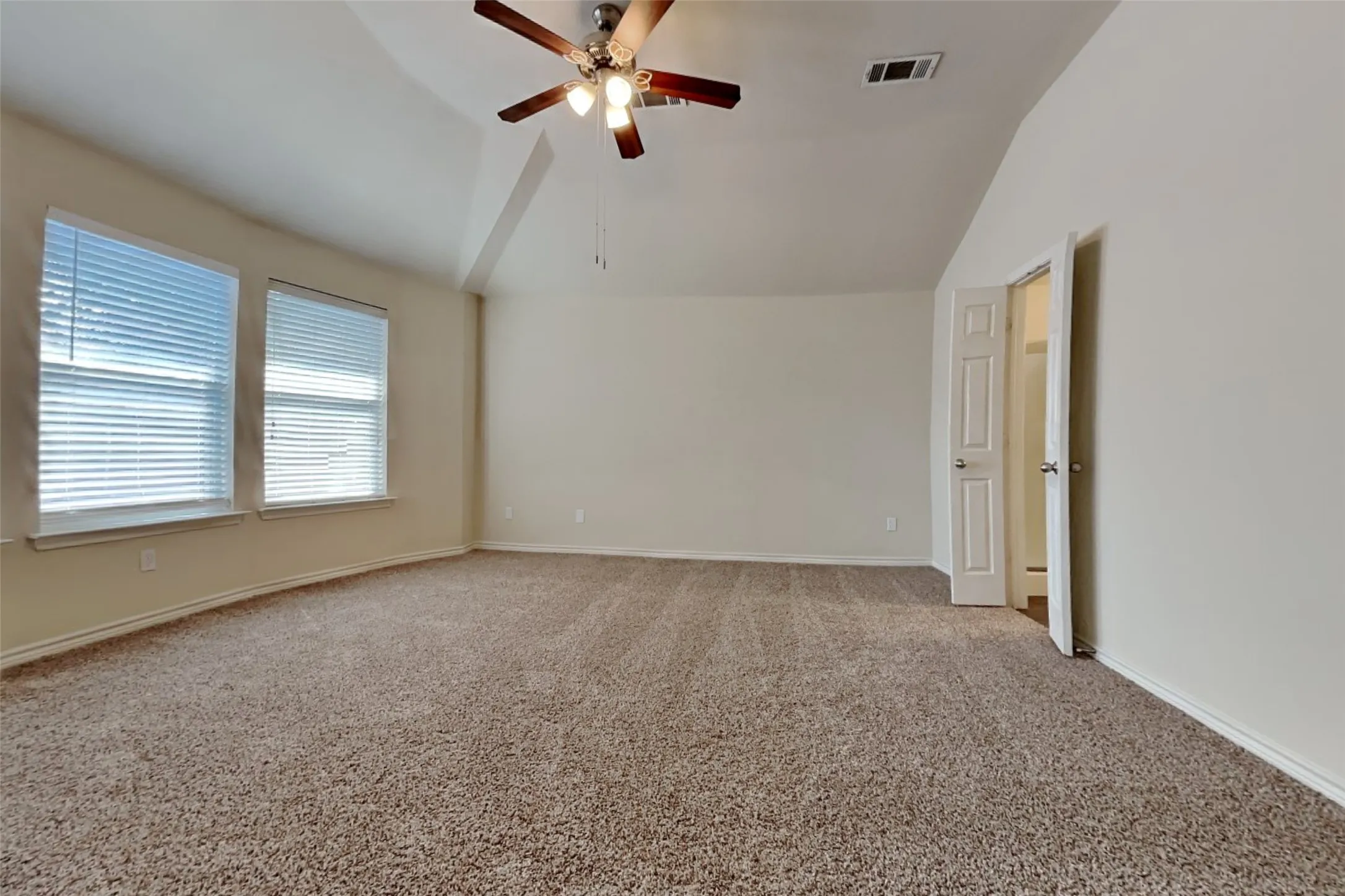 Single Family Residence For Rent in Tarrant County , 4408 Fox Meadows Lane, Mansfield, Texas 76063, 3 Bedroom, 2 Bathroom, 2 Garage spaces, 1,832 Sqft, built in 2004, mls#21396674, Real Estate Agent in Mansfield, Homes For Rent in Tarrant county, Homes For Rent in Mansfield, Realtor in Mansfield Texas, Real Estate Brokerage Independent Realty Texas, Luminita Cordes Realtor