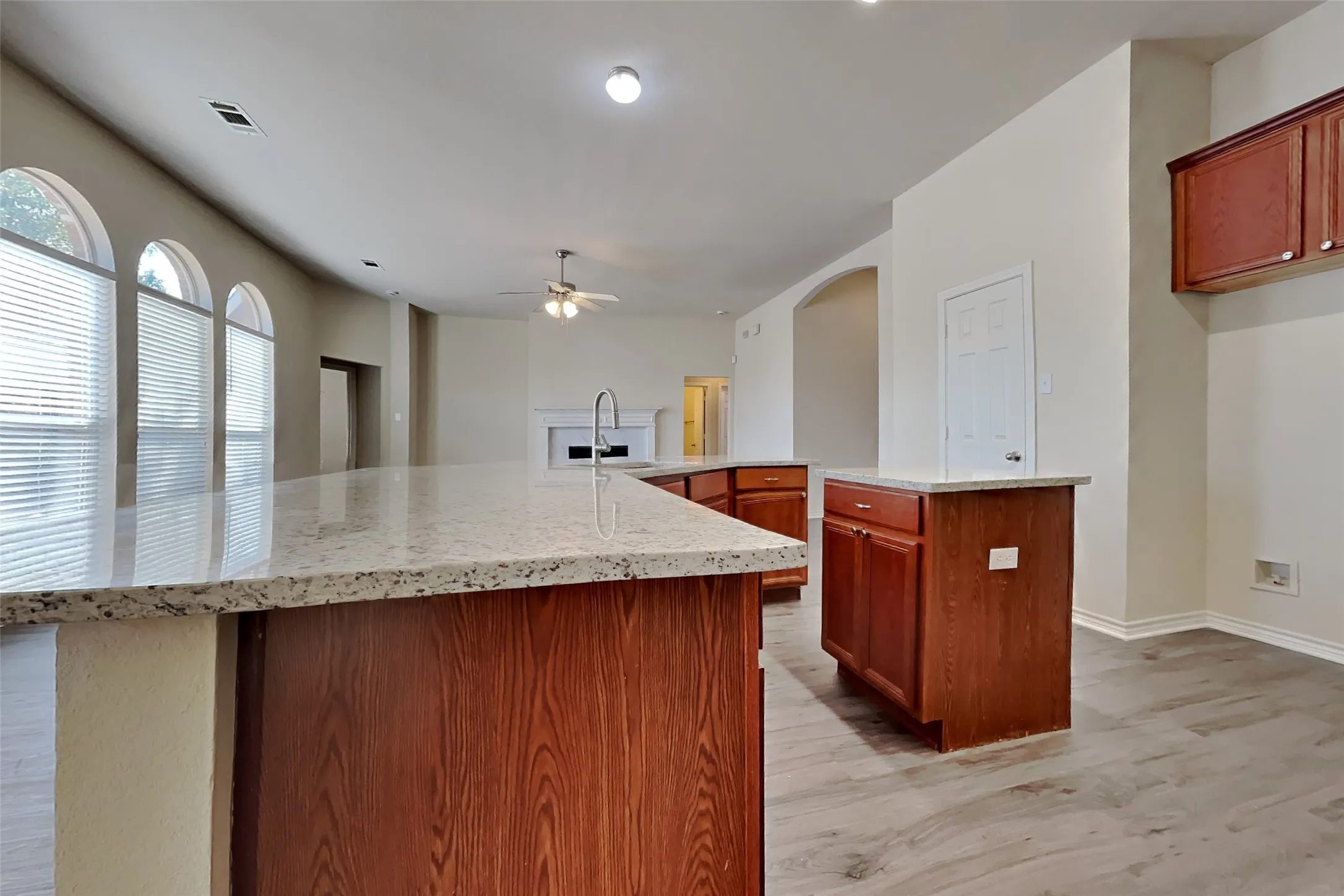 Single Family Residence For Rent in Tarrant County , 4408 Fox Meadows Lane, Mansfield, Texas 76063, 3 Bedroom, 2 Bathroom, 2 Garage spaces, 1,832 Sqft, built in 2004, mls#21396674, Real Estate Agent in Mansfield, Homes For Rent in Tarrant county, Homes For Rent in Mansfield, Realtor in Mansfield Texas, Real Estate Brokerage Independent Realty Texas, Luminita Cordes Realtor