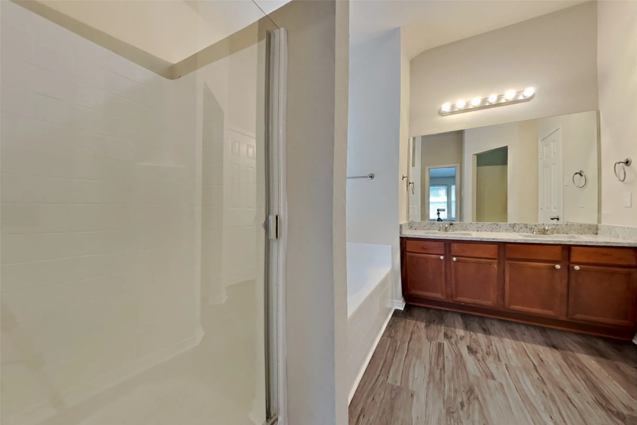 Single Family Residence For Rent in Tarrant County , 4408 Fox Meadows Lane, Mansfield, Texas 76063, 3 Bedroom, 2 Bathroom, 2 Garage spaces, 1,832 Sqft, built in 2004, mls#21396674, Real Estate Agent in Mansfield, Homes For Rent in Tarrant county, Homes For Rent in Mansfield, Realtor in Mansfield Texas, Real Estate Brokerage Independent Realty Texas, Luminita Cordes Realtor