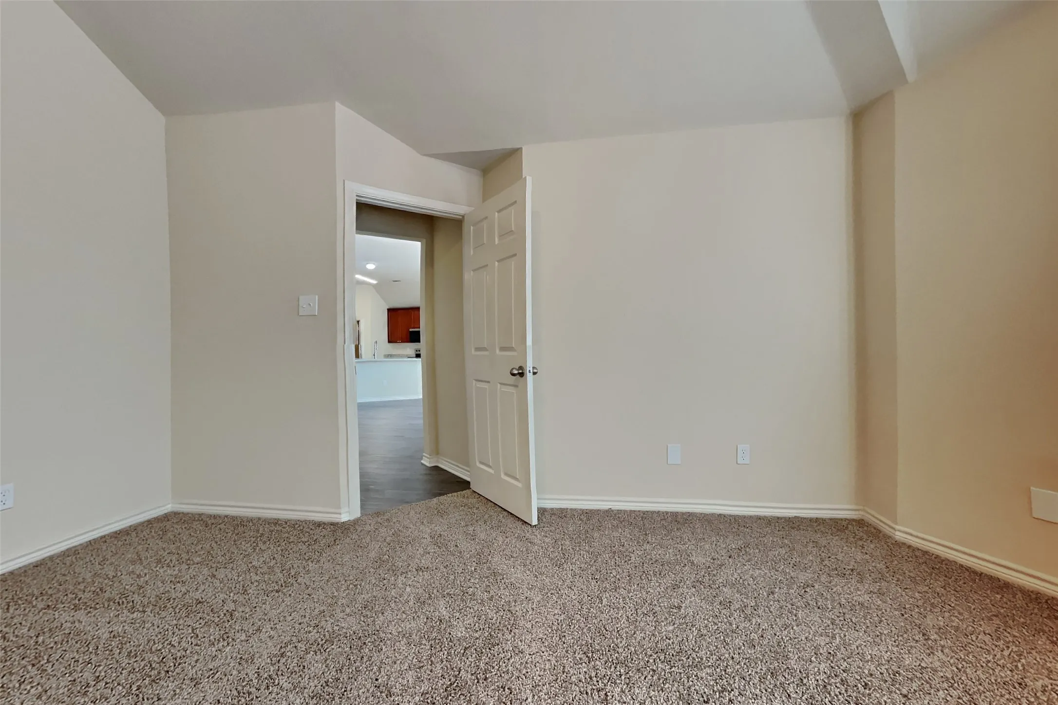 Single Family Residence For Rent in Tarrant County , 4408 Fox Meadows Lane, Mansfield, Texas 76063, 3 Bedroom, 2 Bathroom, 2 Garage spaces, 1,832 Sqft, built in 2004, mls#21396674, Real Estate Agent in Mansfield, Homes For Rent in Tarrant county, Homes For Rent in Mansfield, Realtor in Mansfield Texas, Real Estate Brokerage Independent Realty Texas, Luminita Cordes Realtor