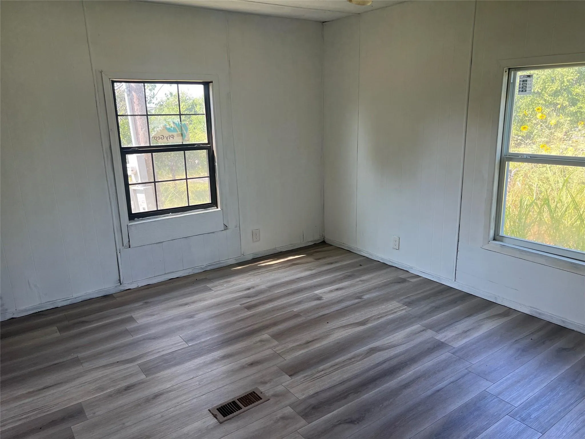 Manufactured Home For Rent in Collin County , 111 County Road 877, Princeton, Texas 75407, 4 Bedroom, 2 Bathroom, 1 Garage spaces, 1,800 Sqft, built in 1973, mls#21396675, Real Estate Agent in Princeton, Homes For Rent in Collin county, Homes For Rent in Princeton, Realtor in Princeton Texas, Real Estate Brokerage Independent Realty Texas, Luminita Cordes Realtor