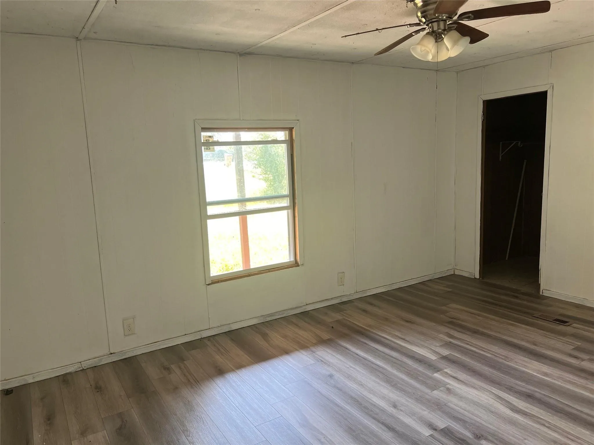Manufactured Home For Rent in Collin County , 111 County Road 877, Princeton, Texas 75407, 4 Bedroom, 2 Bathroom, 1 Garage spaces, 1,800 Sqft, built in 1973, mls#21396675, Real Estate Agent in Princeton, Homes For Rent in Collin county, Homes For Rent in Princeton, Realtor in Princeton Texas, Real Estate Brokerage Independent Realty Texas, Luminita Cordes Realtor
