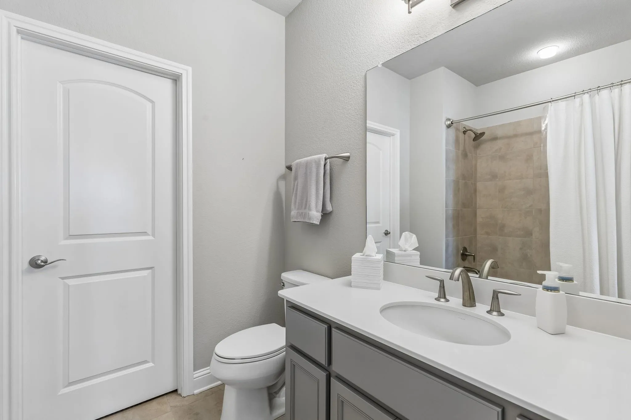 Single Family Residence For Sale in Denton County , 7342 Shoestring Drive, Frisco, Texas 75036, 4 Bedroom, 5 Bathroom, 4 Garage spaces, 4,295 Sqft, built in 2017, mls#21396062, Real Estate Agent in Frisco, Homes For Sale in Denton county, Homes For Sale in Frisco, Realtor in Frisco Texas, Real Estate Brokerage Independent Realty Texas, Luminita Cordes Realtor