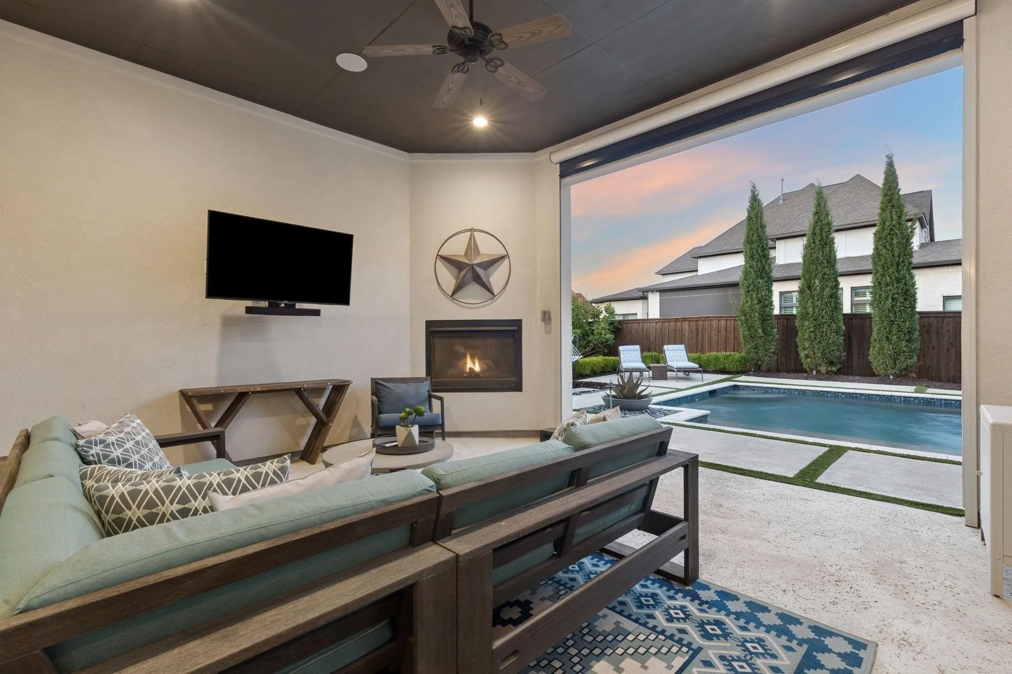Single Family Residence For Sale in Denton County , 7342 Shoestring Drive, Frisco, Texas 75036, 4 Bedroom, 5 Bathroom, 4 Garage spaces, 4,295 Sqft, built in 2017, mls#21396062, Real Estate Agent in Frisco, Homes For Sale in Denton county, Homes For Sale in Frisco, Realtor in Frisco Texas, Real Estate Brokerage Independent Realty Texas, Luminita Cordes Realtor