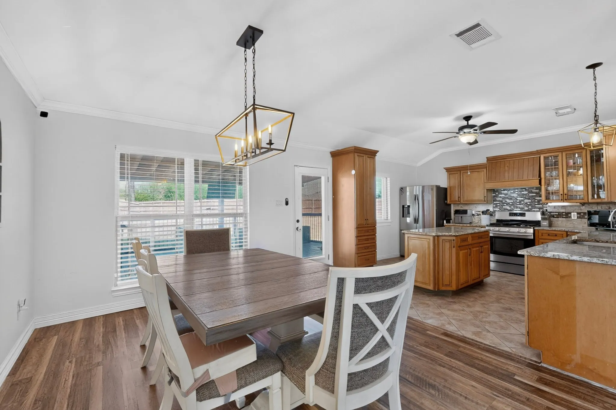 Single Family Residence For Sale in Collin County , 609 Haymeadow Drive, Wylie, Texas 75098, 4 Bedroom, 2 Bathroom, 2 Garage spaces, 1,914 Sqft, built in 2001, mls#21395942, Real Estate Agent in Wylie, Homes For Sale in Collin county, Homes For Sale in Wylie, Realtor in Wylie Texas, Real Estate Brokerage Independent Realty Texas, Luminita Cordes Realtor