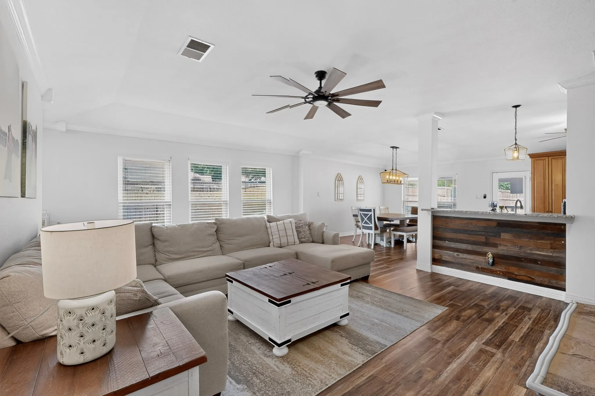 Single Family Residence For Sale in Collin County , 609 Haymeadow Drive, Wylie, Texas 75098, 4 Bedroom, 2 Bathroom, 2 Garage spaces, 1,914 Sqft, built in 2001, mls#21395942, Real Estate Agent in Wylie, Homes For Sale in Collin county, Homes For Sale in Wylie, Realtor in Wylie Texas, Real Estate Brokerage Independent Realty Texas, Luminita Cordes Realtor