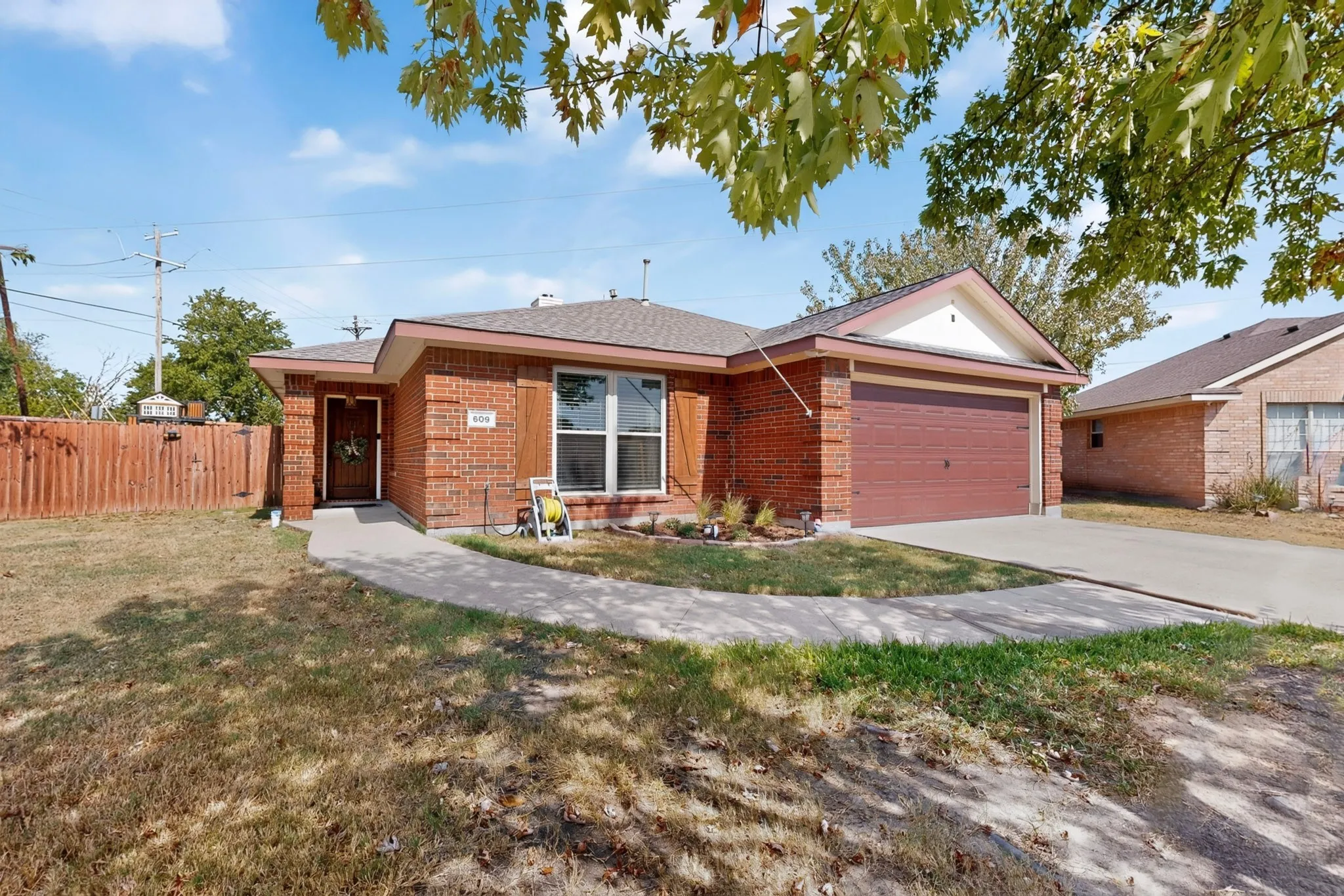 Single Family Residence For Sale in Collin County , 609 Haymeadow Drive, Wylie, Texas 75098, 4 Bedroom, 2 Bathroom, 2 Garage spaces, 1,914 Sqft, built in 2001, mls#21395942, Real Estate Agent in Wylie, Homes For Sale in Collin county, Homes For Sale in Wylie, Realtor in Wylie Texas, Real Estate Brokerage Independent Realty Texas, Luminita Cordes Realtor