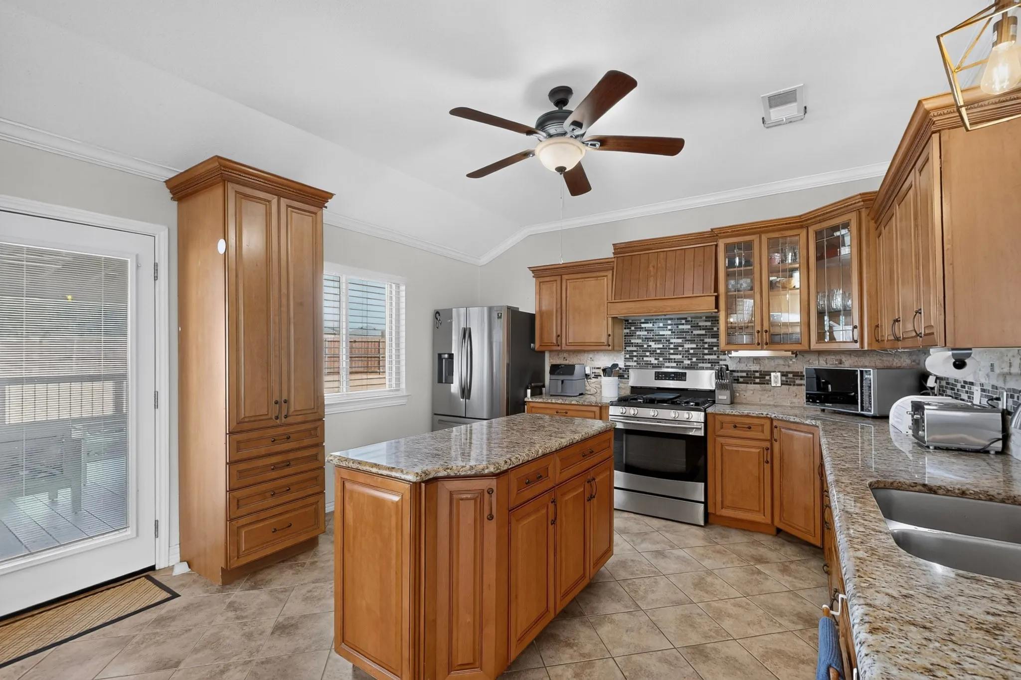 Single Family Residence For Sale in Collin County , 609 Haymeadow Drive, Wylie, Texas 75098, 4 Bedroom, 2 Bathroom, 2 Garage spaces, 1,914 Sqft, built in 2001, mls#21395942, Real Estate Agent in Wylie, Homes For Sale in Collin county, Homes For Sale in Wylie, Realtor in Wylie Texas, Real Estate Brokerage Independent Realty Texas, Luminita Cordes Realtor