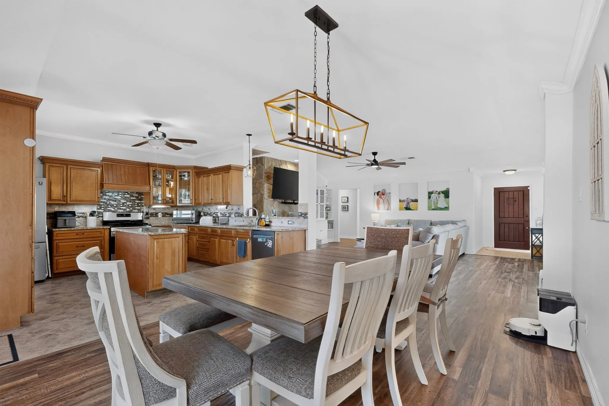 Single Family Residence For Sale in Collin County , 609 Haymeadow Drive, Wylie, Texas 75098, 4 Bedroom, 2 Bathroom, 2 Garage spaces, 1,914 Sqft, built in 2001, mls#21395942, Real Estate Agent in Wylie, Homes For Sale in Collin county, Homes For Sale in Wylie, Realtor in Wylie Texas, Real Estate Brokerage Independent Realty Texas, Luminita Cordes Realtor