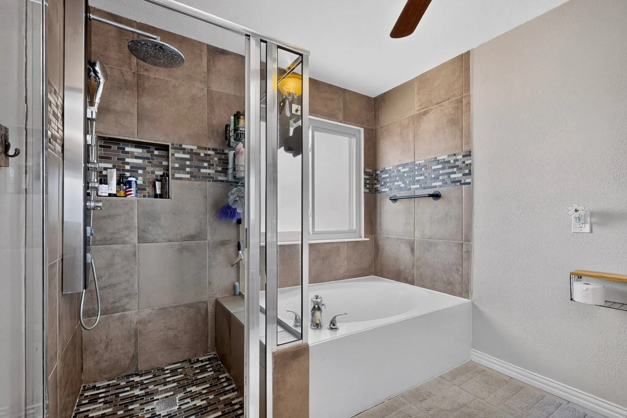Single Family Residence For Sale in Collin County , 609 Haymeadow Drive, Wylie, Texas 75098, 4 Bedroom, 2 Bathroom, 2 Garage spaces, 1,914 Sqft, built in 2001, mls#21395942, Real Estate Agent in Wylie, Homes For Sale in Collin county, Homes For Sale in Wylie, Realtor in Wylie Texas, Real Estate Brokerage Independent Realty Texas, Luminita Cordes Realtor