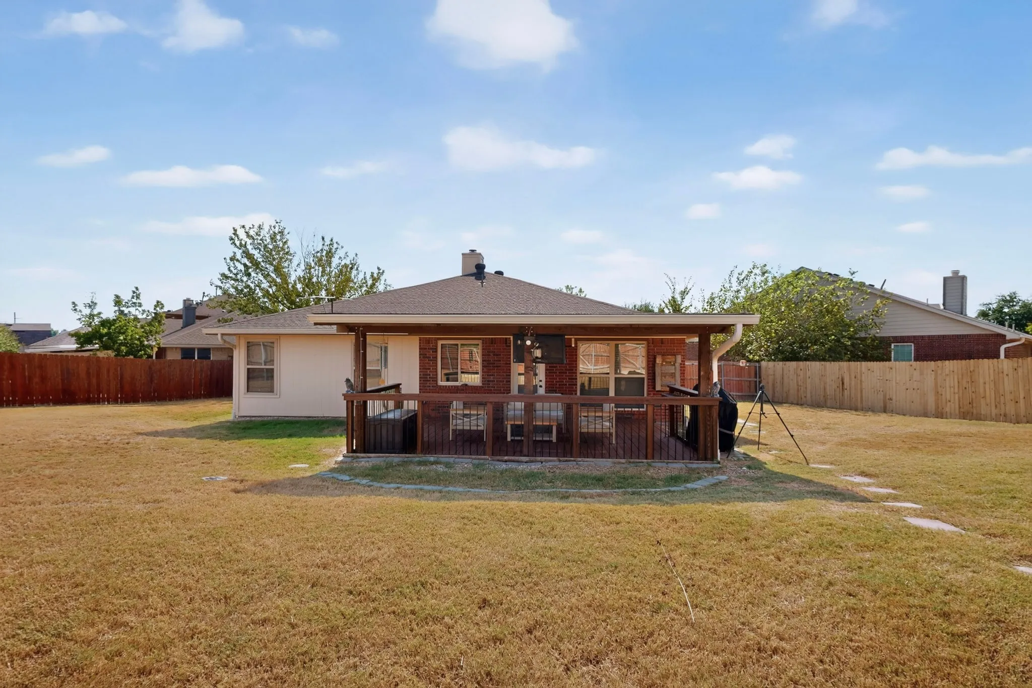 Single Family Residence For Sale in Collin County , 609 Haymeadow Drive, Wylie, Texas 75098, 4 Bedroom, 2 Bathroom, 2 Garage spaces, 1,914 Sqft, built in 2001, mls#21395942, Real Estate Agent in Wylie, Homes For Sale in Collin county, Homes For Sale in Wylie, Realtor in Wylie Texas, Real Estate Brokerage Independent Realty Texas, Luminita Cordes Realtor