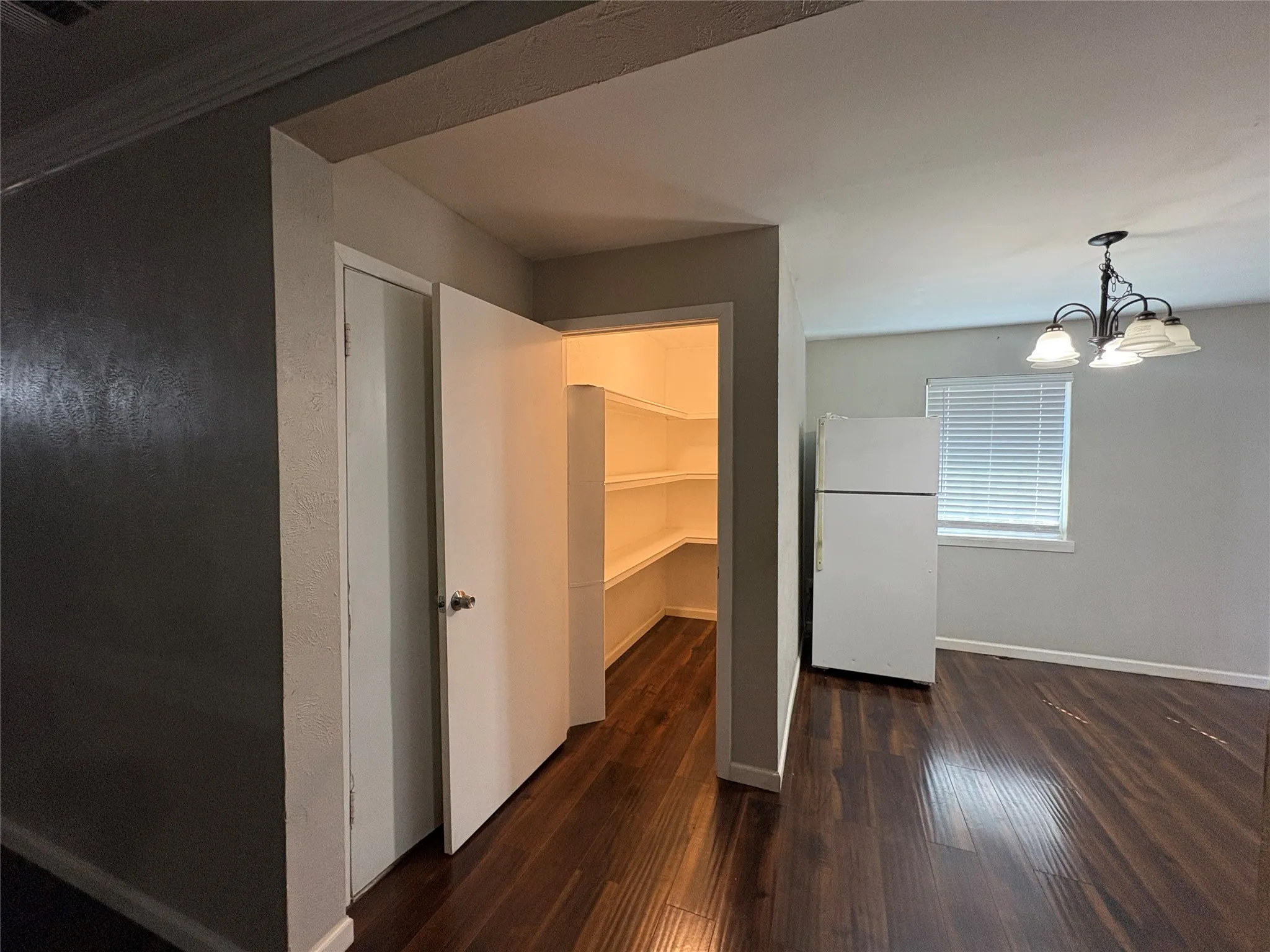Single Family Residence For Sale in Dallas County , 6907 Atha, Dallas, Texas 75217, 4 Bedroom, 2 Bathroom, 1 Garage spaces, 1,172 Sqft, built in 1960, mls#21394604, Real Estate Agent in Dallas, Homes For Sale in Dallas county, Homes For Sale in Dallas, Realtor in Dallas Texas, Real Estate Brokerage Independent Realty Texas, Luminita Cordes Realtor