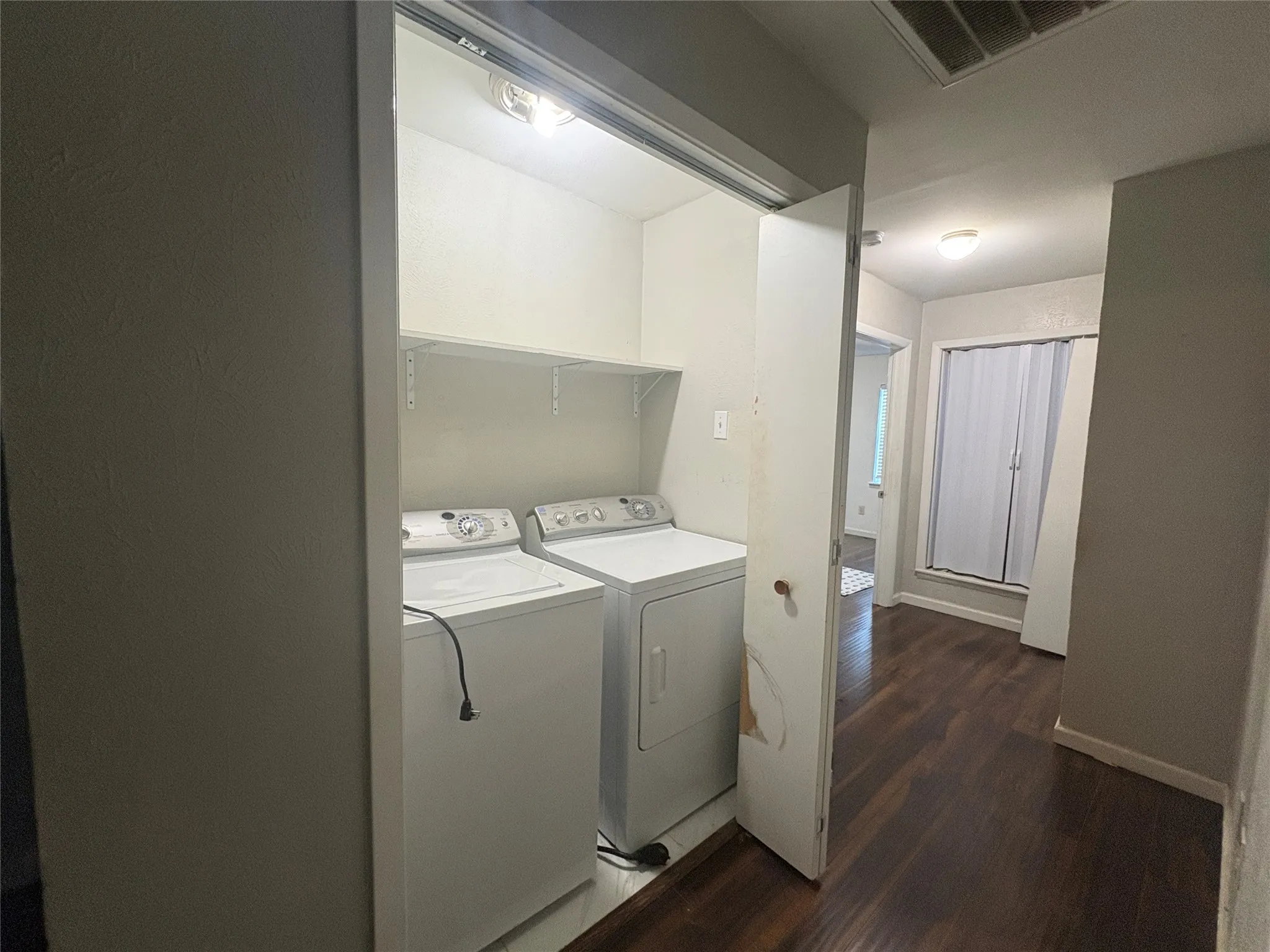 Single Family Residence For Sale in Dallas County , 6907 Atha, Dallas, Texas 75217, 4 Bedroom, 2 Bathroom, 1 Garage spaces, 1,172 Sqft, built in 1960, mls#21394604, Real Estate Agent in Dallas, Homes For Sale in Dallas county, Homes For Sale in Dallas, Realtor in Dallas Texas, Real Estate Brokerage Independent Realty Texas, Luminita Cordes Realtor
