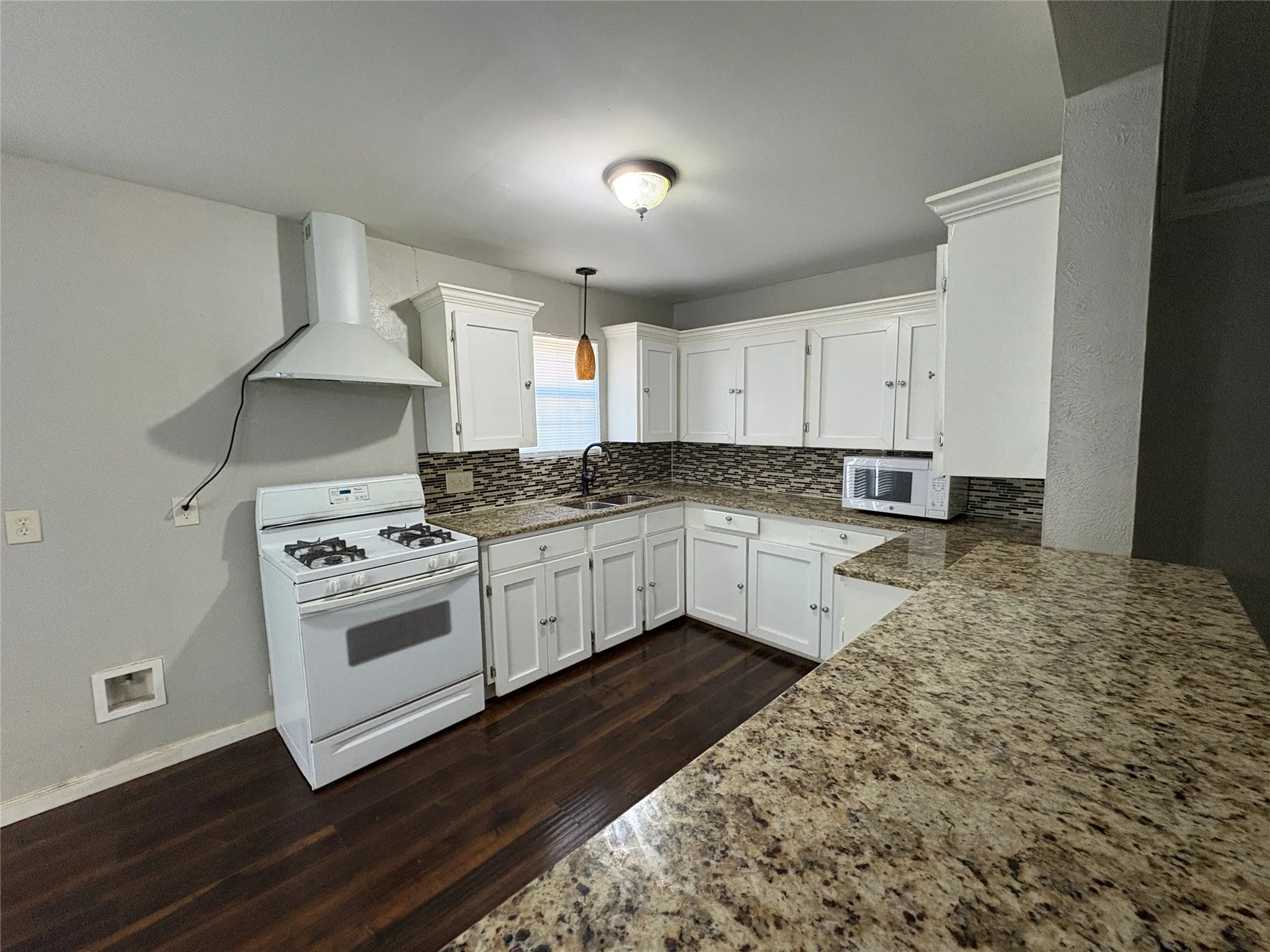 Single Family Residence For Sale in Dallas County , 6907 Atha, Dallas, Texas 75217, 4 Bedroom, 2 Bathroom, 1 Garage spaces, 1,172 Sqft, built in 1960, mls#21394604, Real Estate Agent in Dallas, Homes For Sale in Dallas county, Homes For Sale in Dallas, Realtor in Dallas Texas, Real Estate Brokerage Independent Realty Texas, Luminita Cordes Realtor