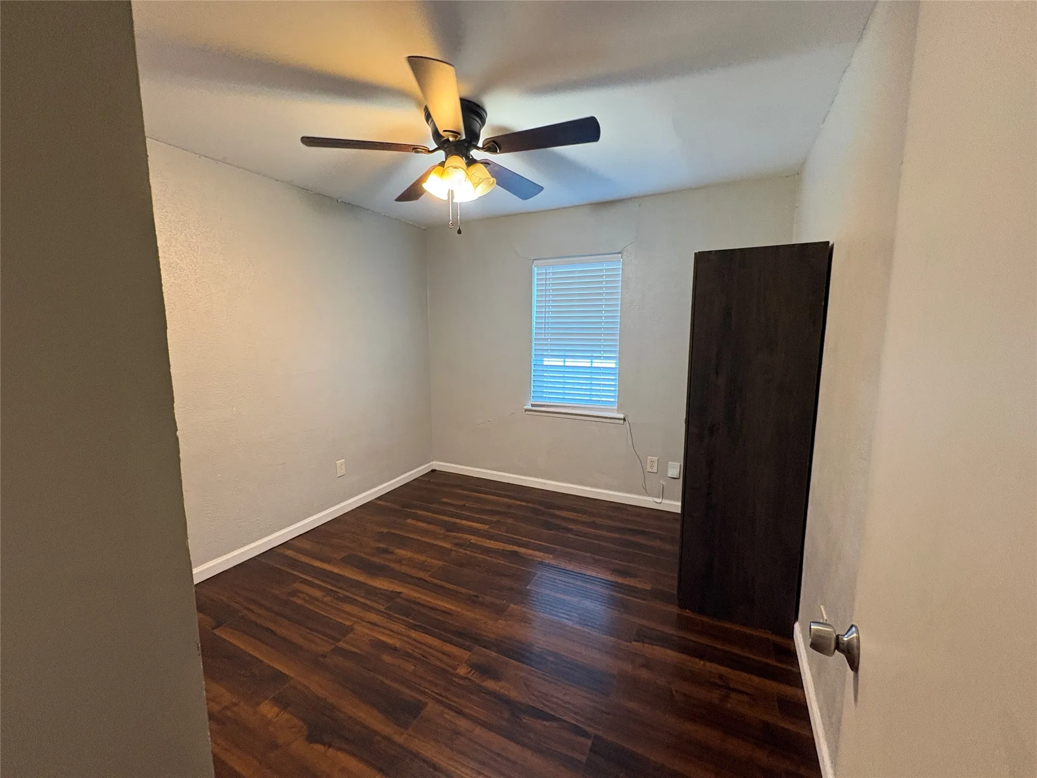 Single Family Residence For Sale in Dallas County , 6907 Atha, Dallas, Texas 75217, 4 Bedroom, 2 Bathroom, 1 Garage spaces, 1,172 Sqft, built in 1960, mls#21394604, Real Estate Agent in Dallas, Homes For Sale in Dallas county, Homes For Sale in Dallas, Realtor in Dallas Texas, Real Estate Brokerage Independent Realty Texas, Luminita Cordes Realtor