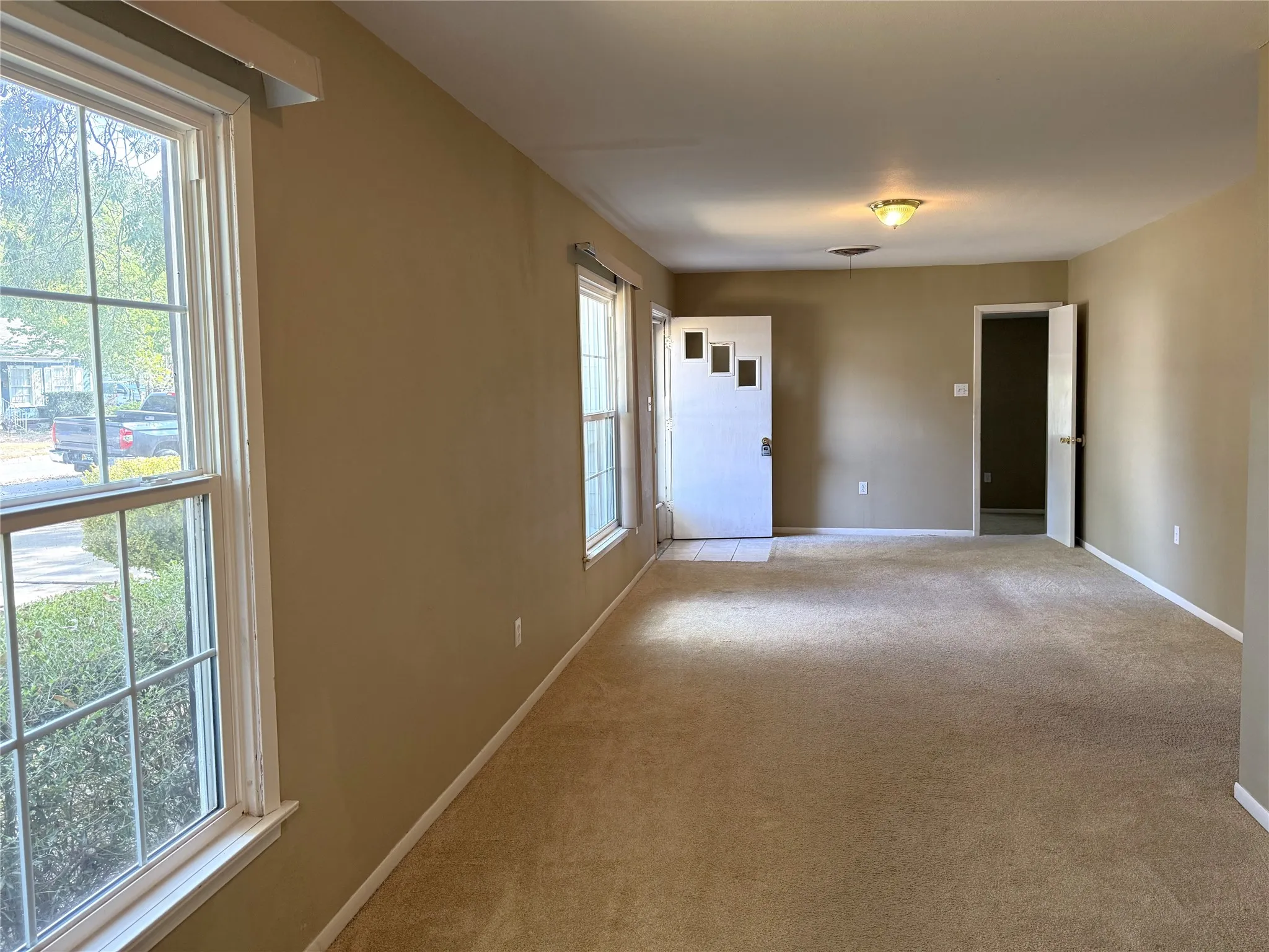 Single Family Residence For Sale in Mc Lennan County , 3520 Maple Avenue, Waco, Texas 76707, 4 Bedroom, 2 Bathroom, Garage spaces, 1,669 Sqft, built in 1950, mls#21396658, Real Estate Agent in Waco, Homes For Sale in Mc Lennan county, Homes For Sale in Waco, Realtor in Waco Texas, Real Estate Brokerage Independent Realty Texas, Luminita Cordes Realtor