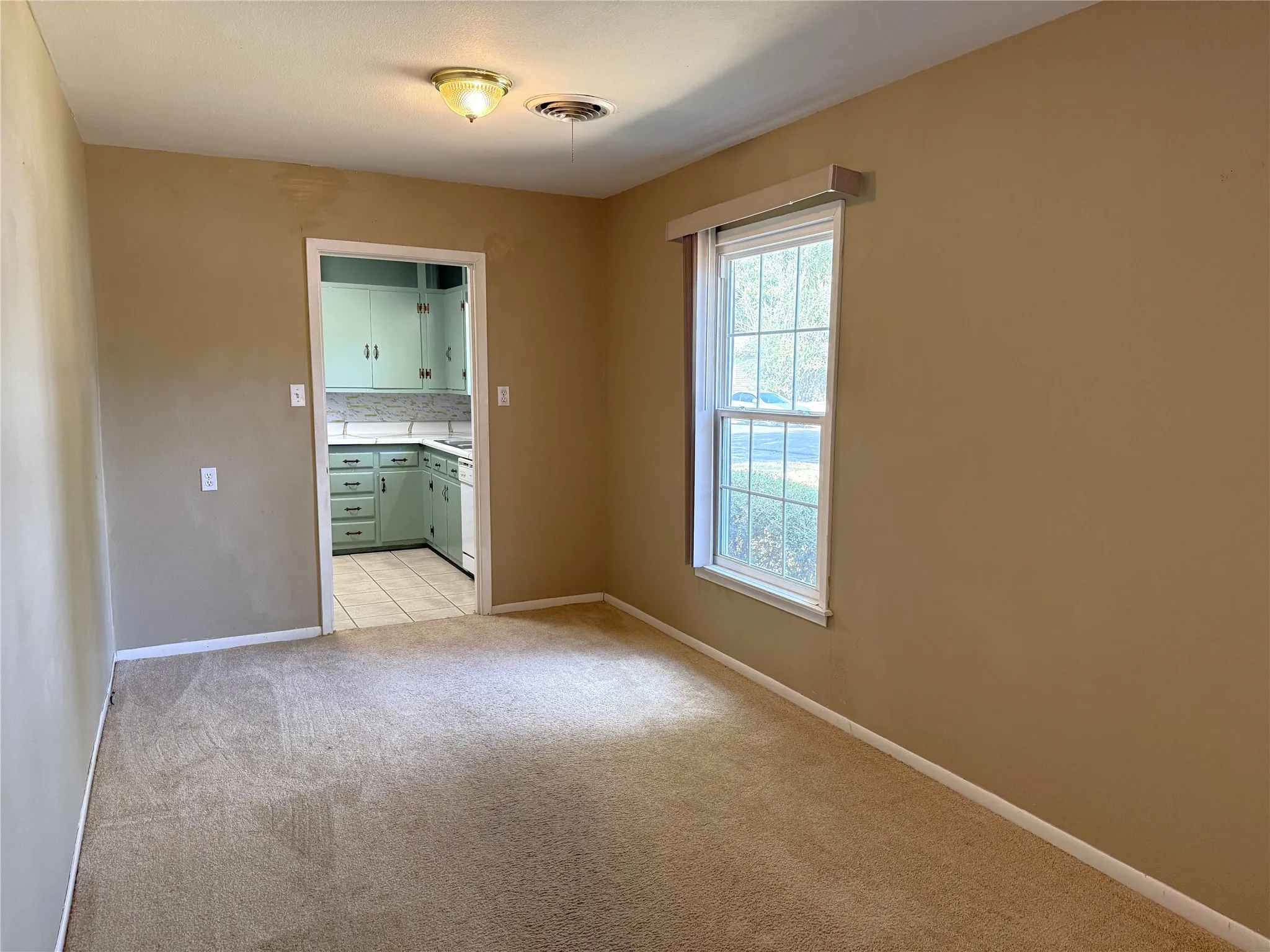 Single Family Residence For Sale in Mc Lennan County , 3520 Maple Avenue, Waco, Texas 76707, 4 Bedroom, 2 Bathroom, Garage spaces, 1,669 Sqft, built in 1950, mls#21396658, Real Estate Agent in Waco, Homes For Sale in Mc Lennan county, Homes For Sale in Waco, Realtor in Waco Texas, Real Estate Brokerage Independent Realty Texas, Luminita Cordes Realtor