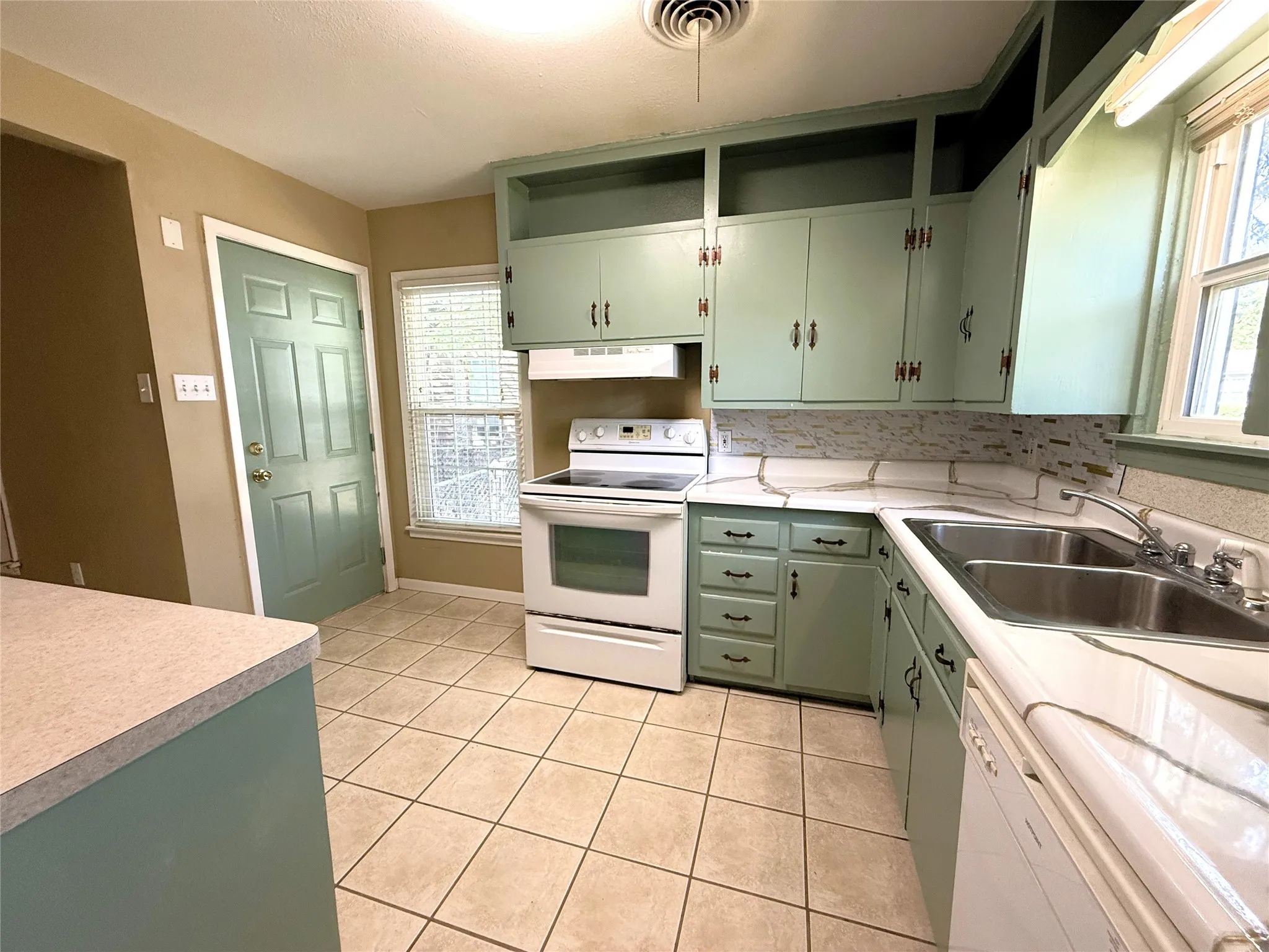 Single Family Residence For Sale in Mc Lennan County , 3520 Maple Avenue, Waco, Texas 76707, 4 Bedroom, 2 Bathroom, Garage spaces, 1,669 Sqft, built in 1950, mls#21396658, Real Estate Agent in Waco, Homes For Sale in Mc Lennan county, Homes For Sale in Waco, Realtor in Waco Texas, Real Estate Brokerage Independent Realty Texas, Luminita Cordes Realtor
