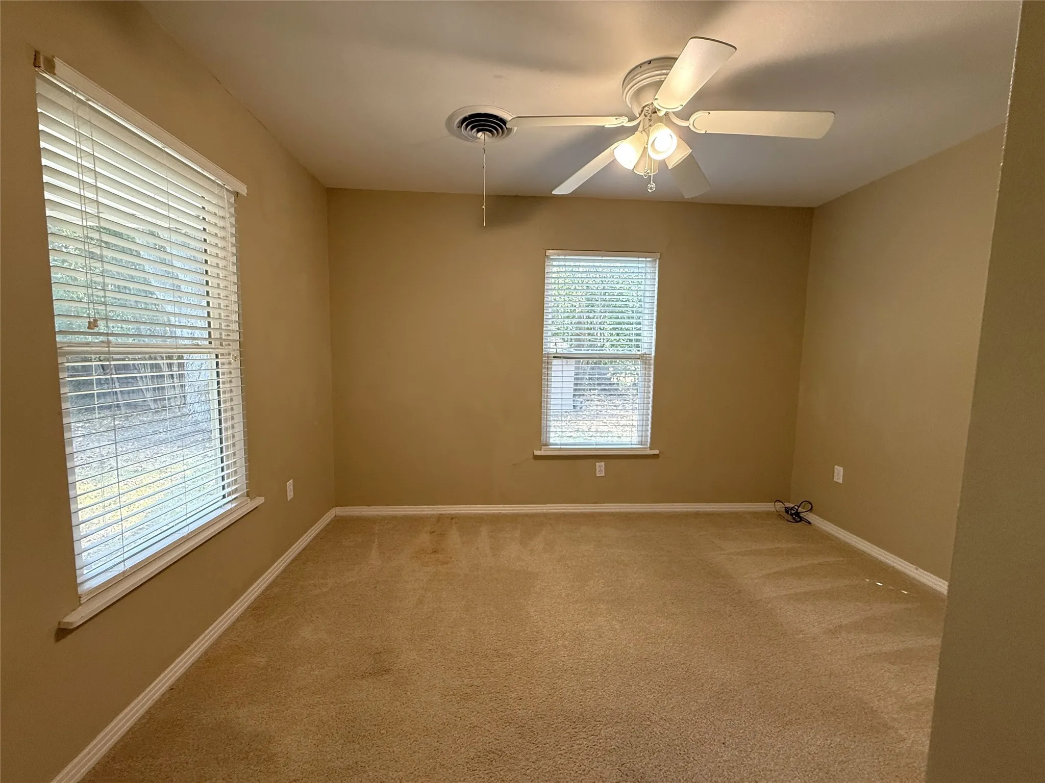 Single Family Residence For Sale in Mc Lennan County , 3520 Maple Avenue, Waco, Texas 76707, 4 Bedroom, 2 Bathroom, Garage spaces, 1,669 Sqft, built in 1950, mls#21396658, Real Estate Agent in Waco, Homes For Sale in Mc Lennan county, Homes For Sale in Waco, Realtor in Waco Texas, Real Estate Brokerage Independent Realty Texas, Luminita Cordes Realtor